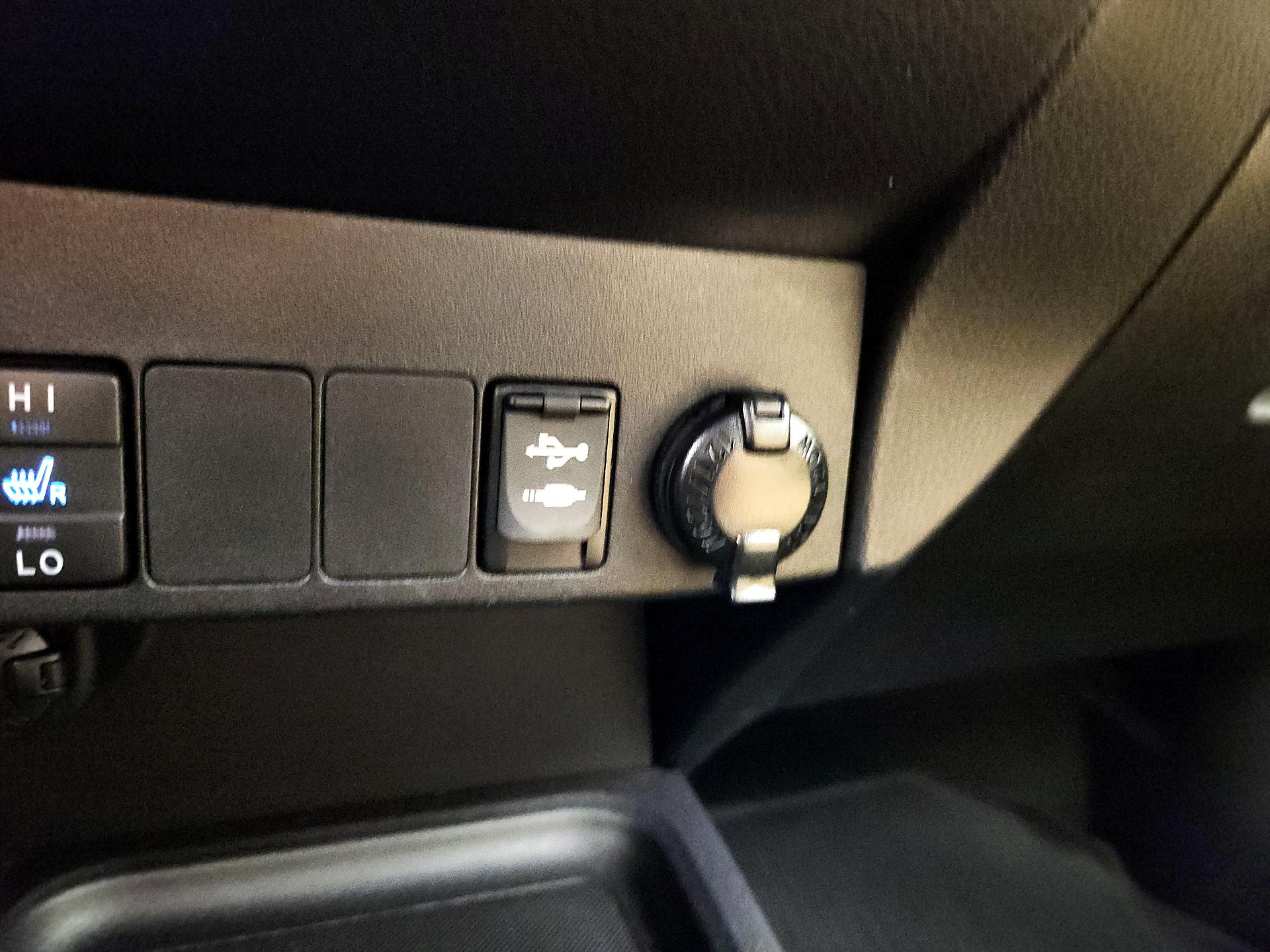 Thumbnail: 2017 Toyota RAV4 - 19