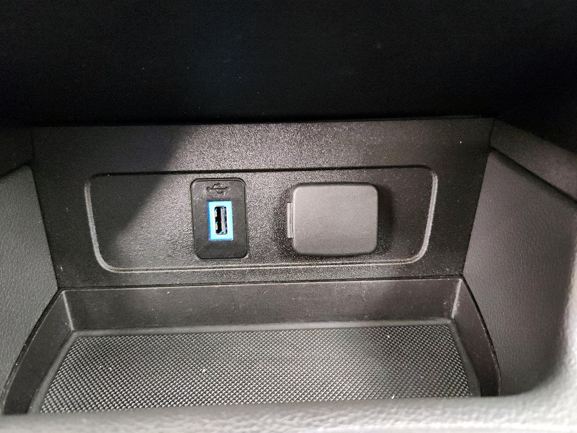 Thumbnail: 2017 Ford Escape - 18