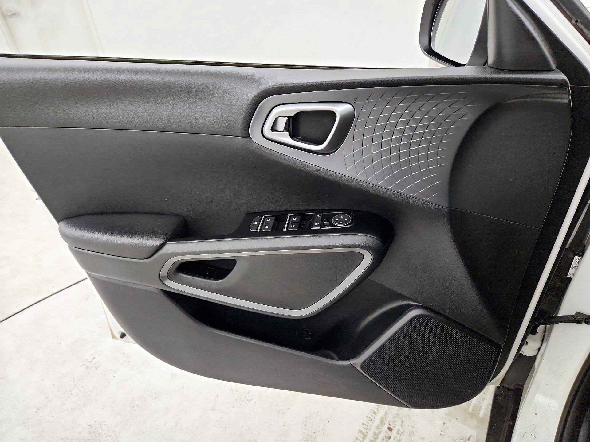 Thumbnail: 2020 Kia Soul - 12