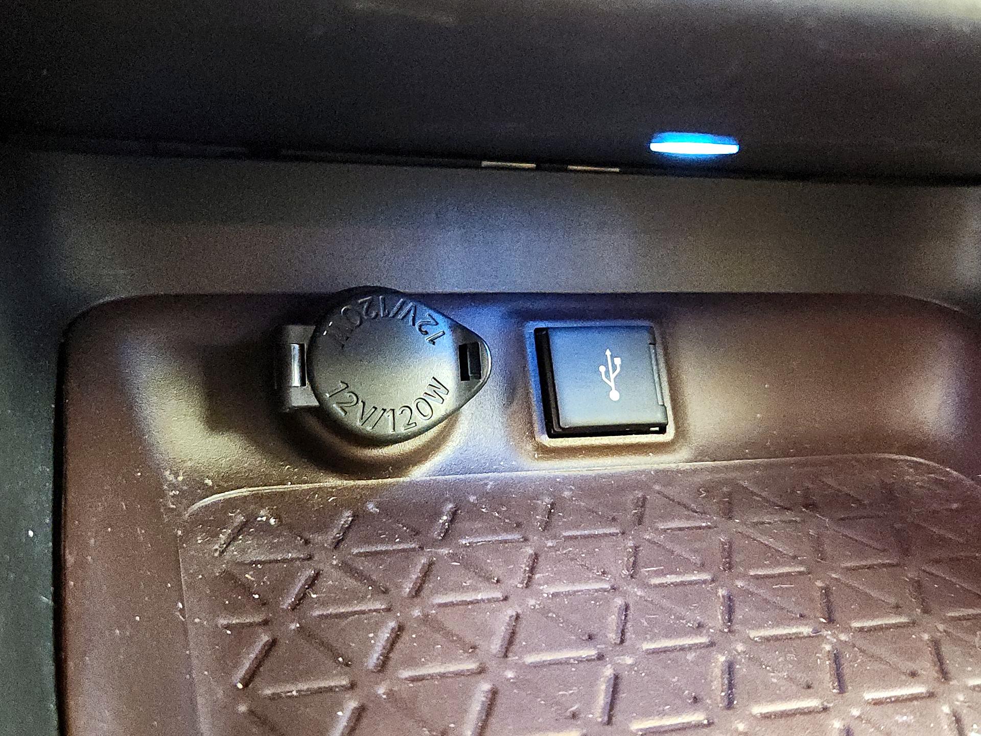 Thumbnail: 2020 Toyota RAV4 - 19