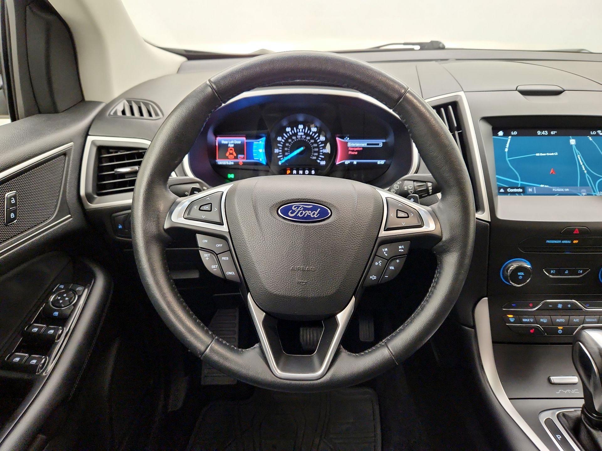 Thumbnail: 2016 Ford Edge - 10