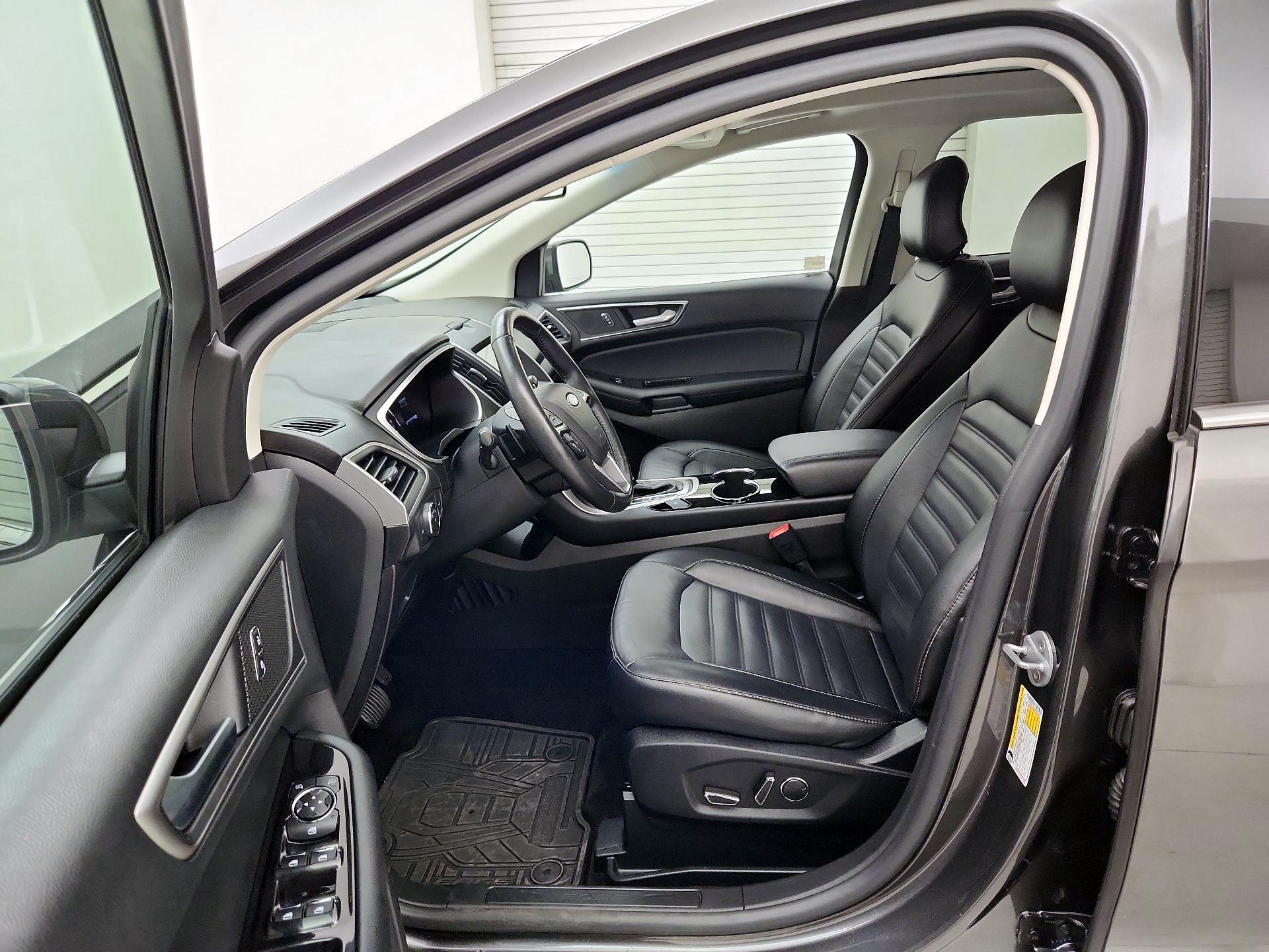 Thumbnail: 2016 Ford Edge - 11