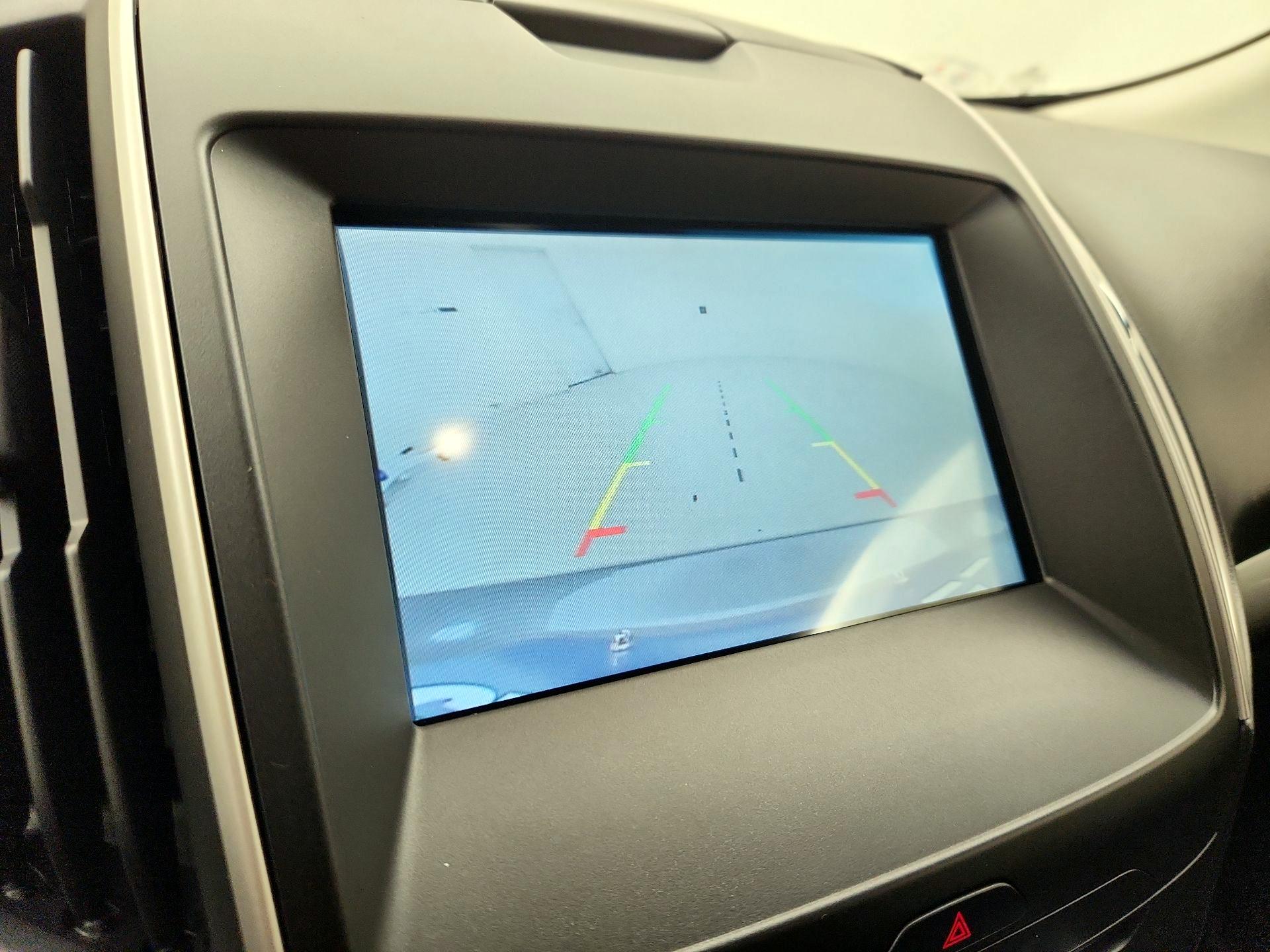 Thumbnail: 2016 Ford Edge - 15