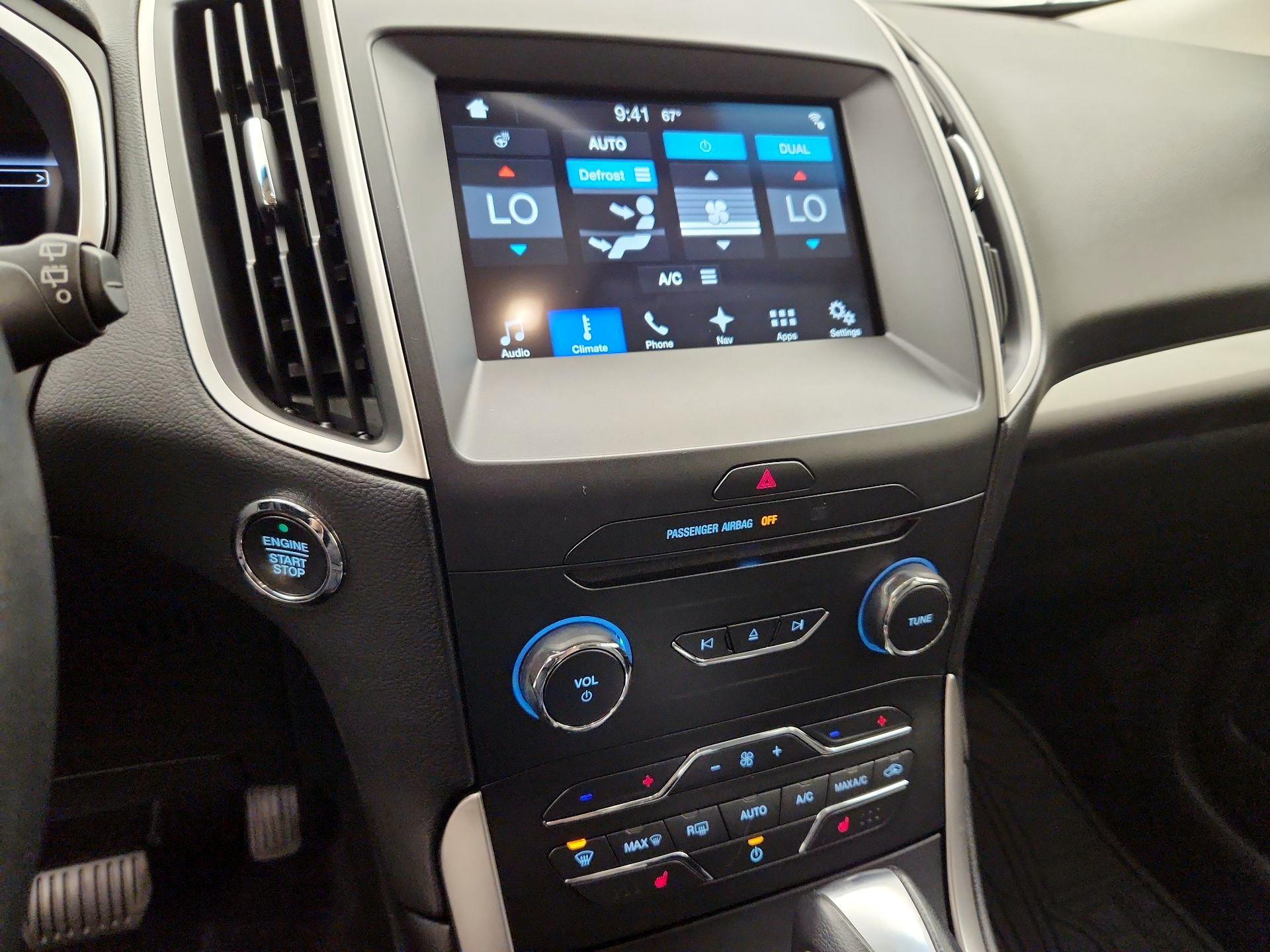 Thumbnail: 2016 Ford Edge - 17