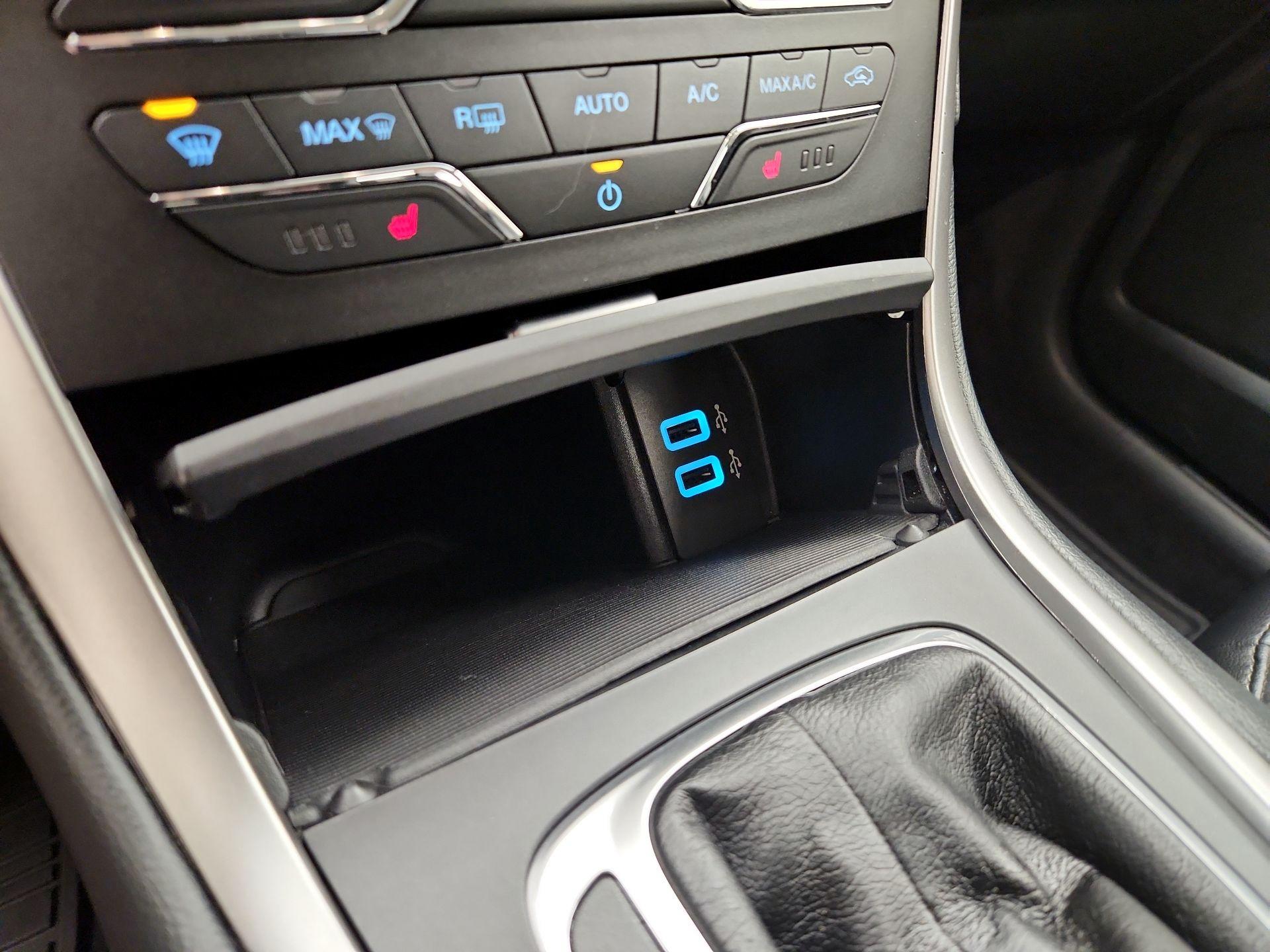 Thumbnail: 2016 Ford Edge - 19