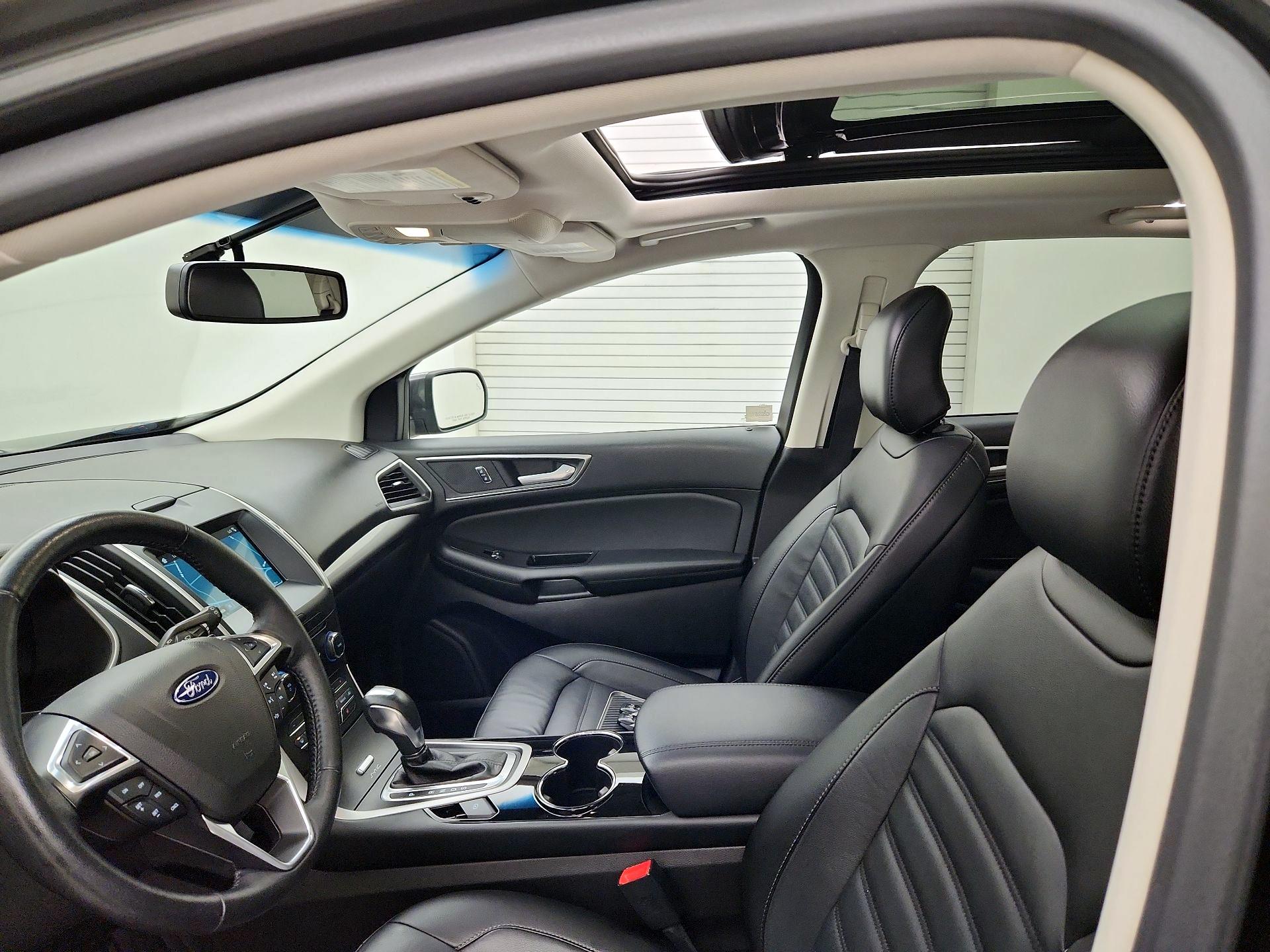 Thumbnail: 2016 Ford Edge - 20