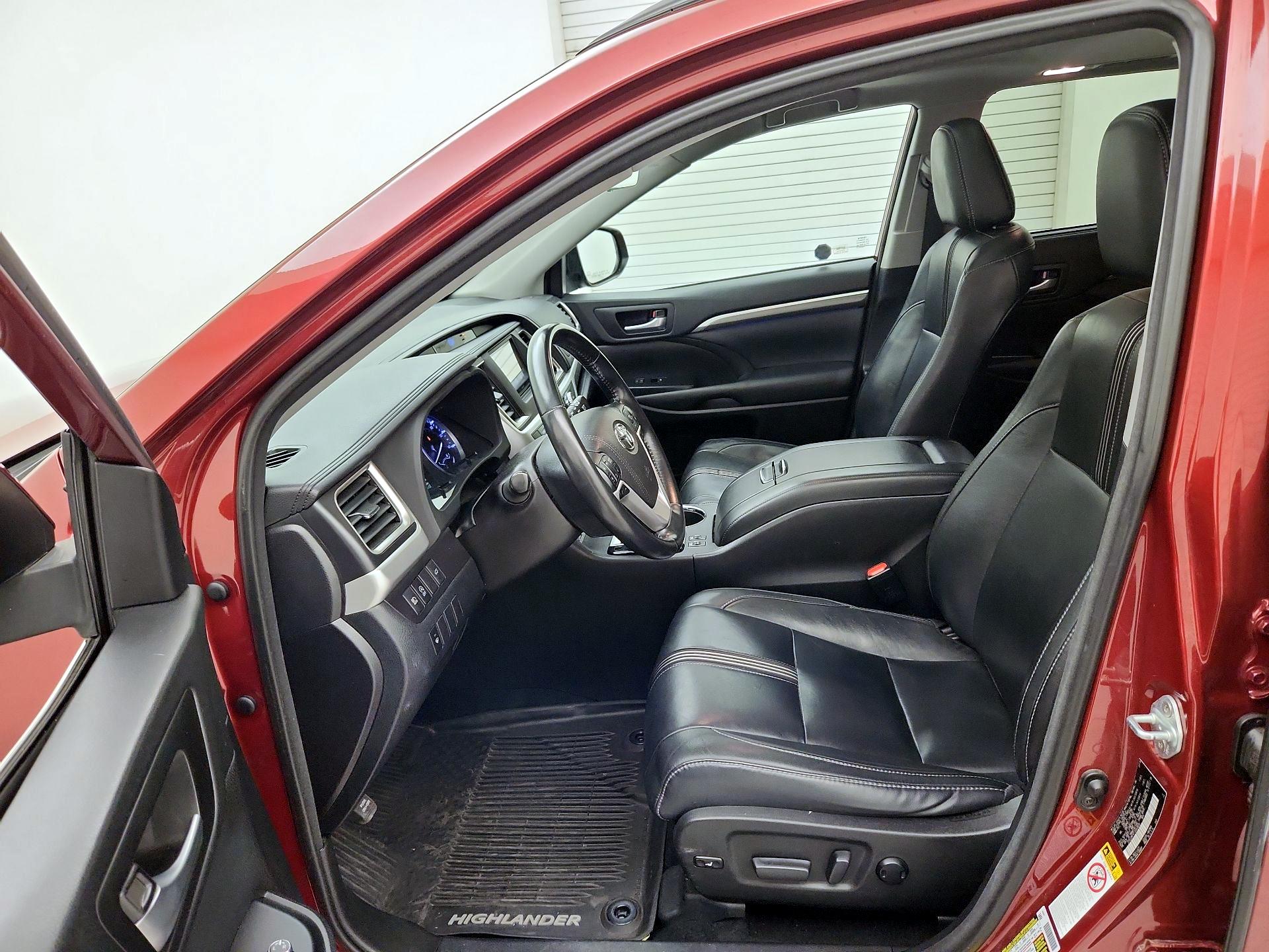 Thumbnail: 2018 Toyota Highlander - 11