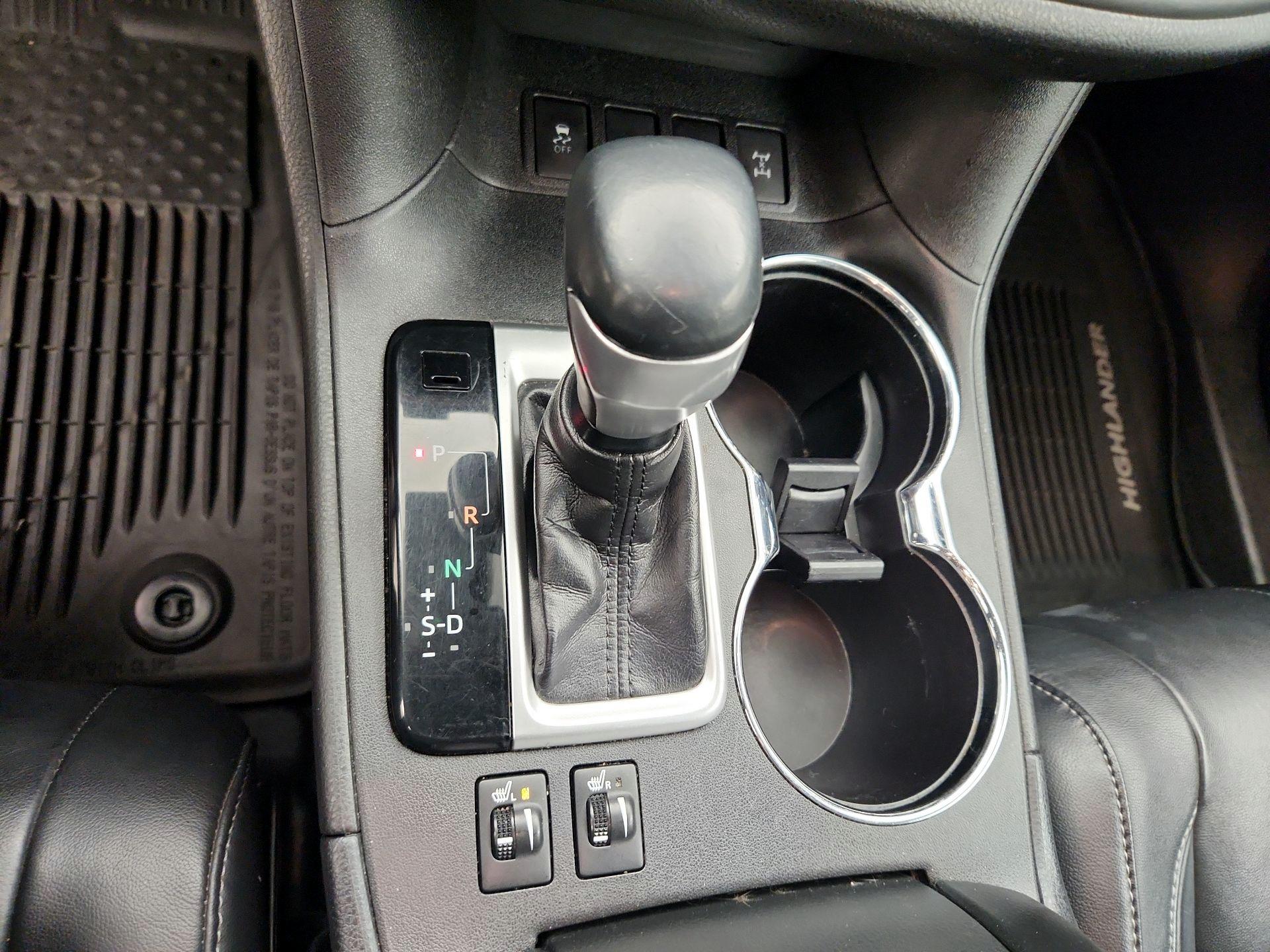 Thumbnail: 2018 Toyota Highlander - 17