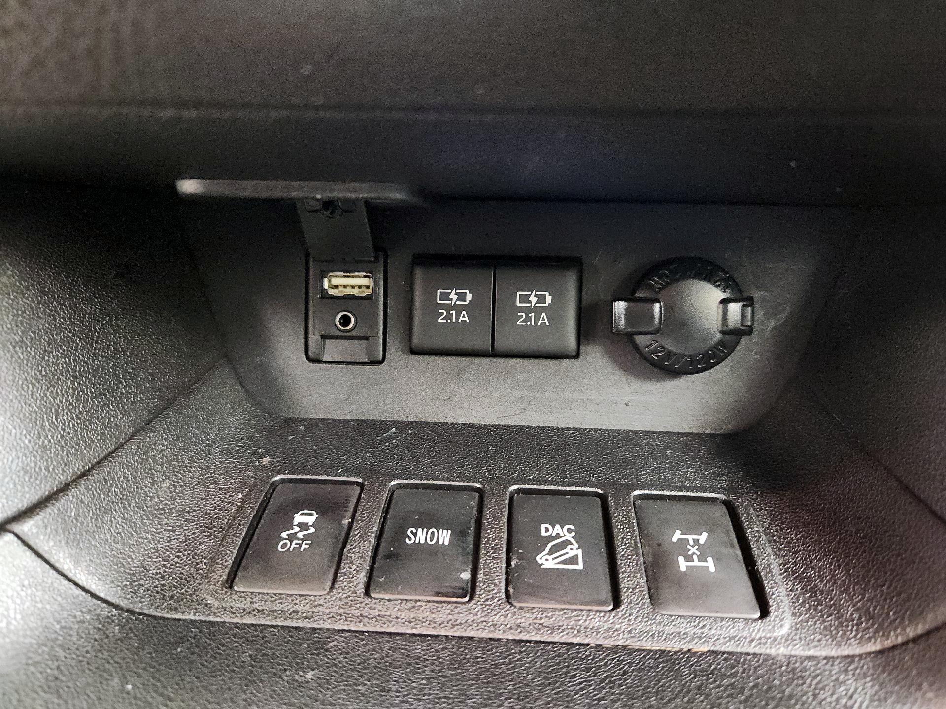 Thumbnail: 2018 Toyota Highlander - 18