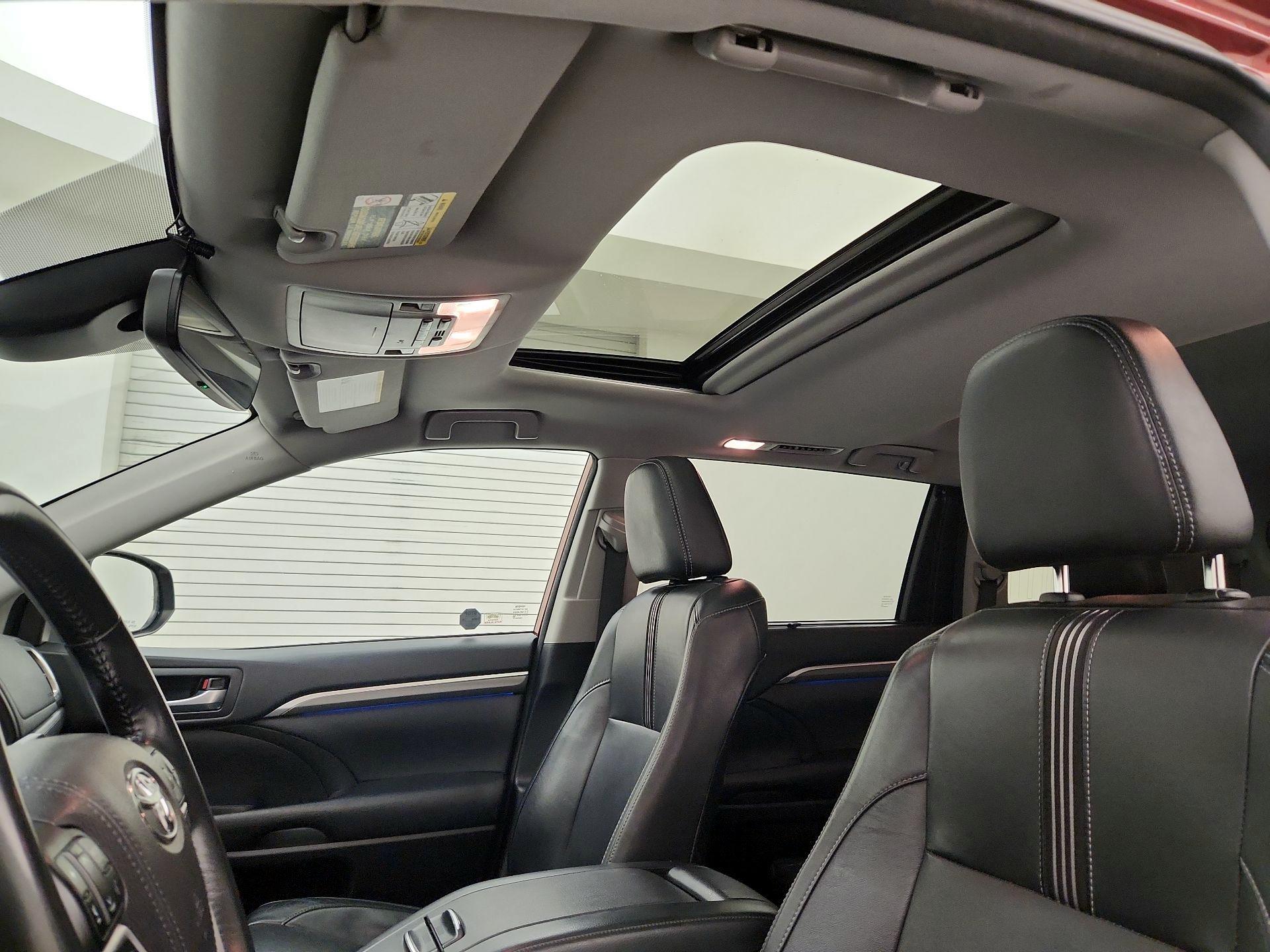 Thumbnail: 2018 Toyota Highlander - 19