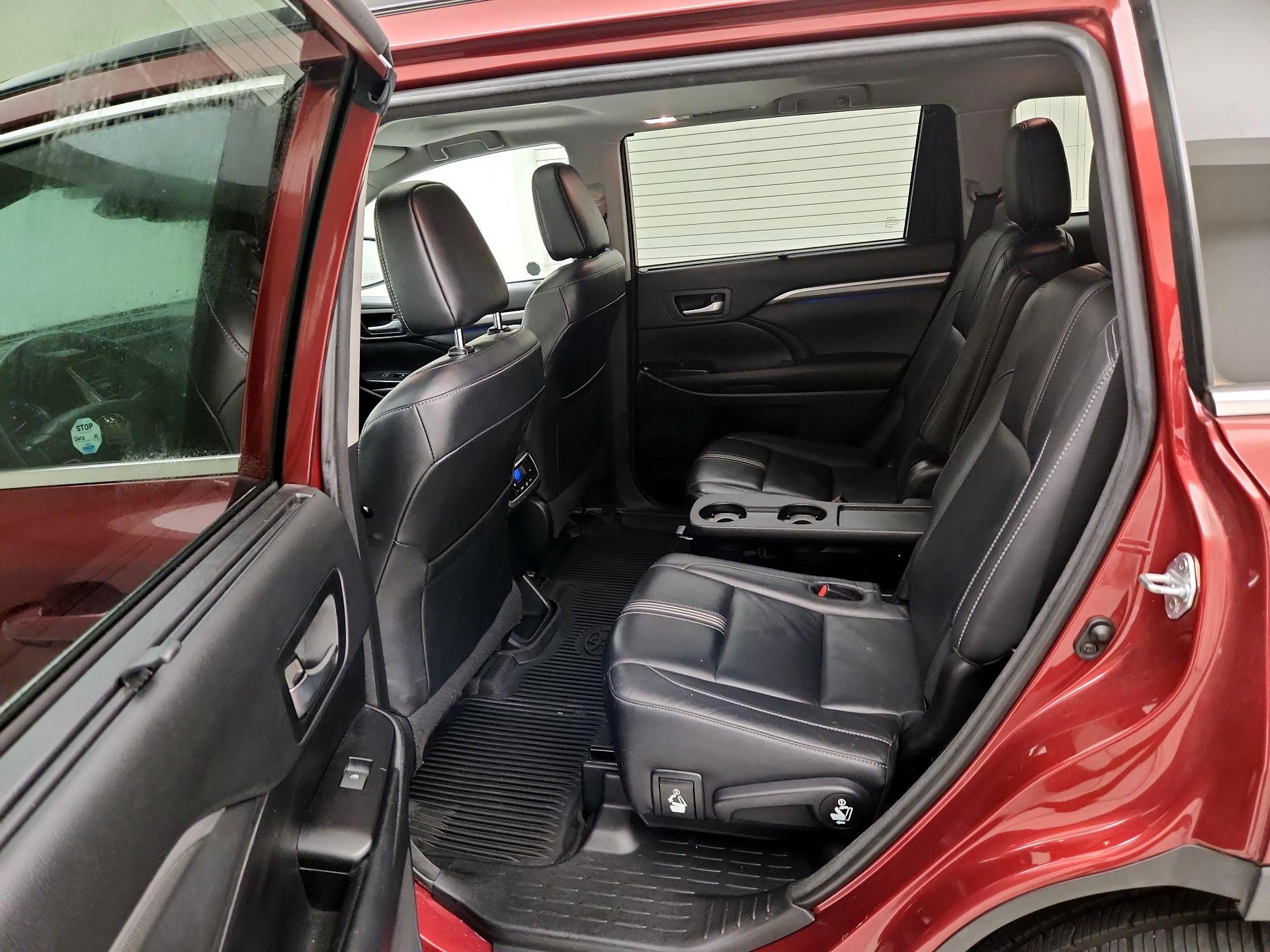 Thumbnail: 2018 Toyota Highlander - 20