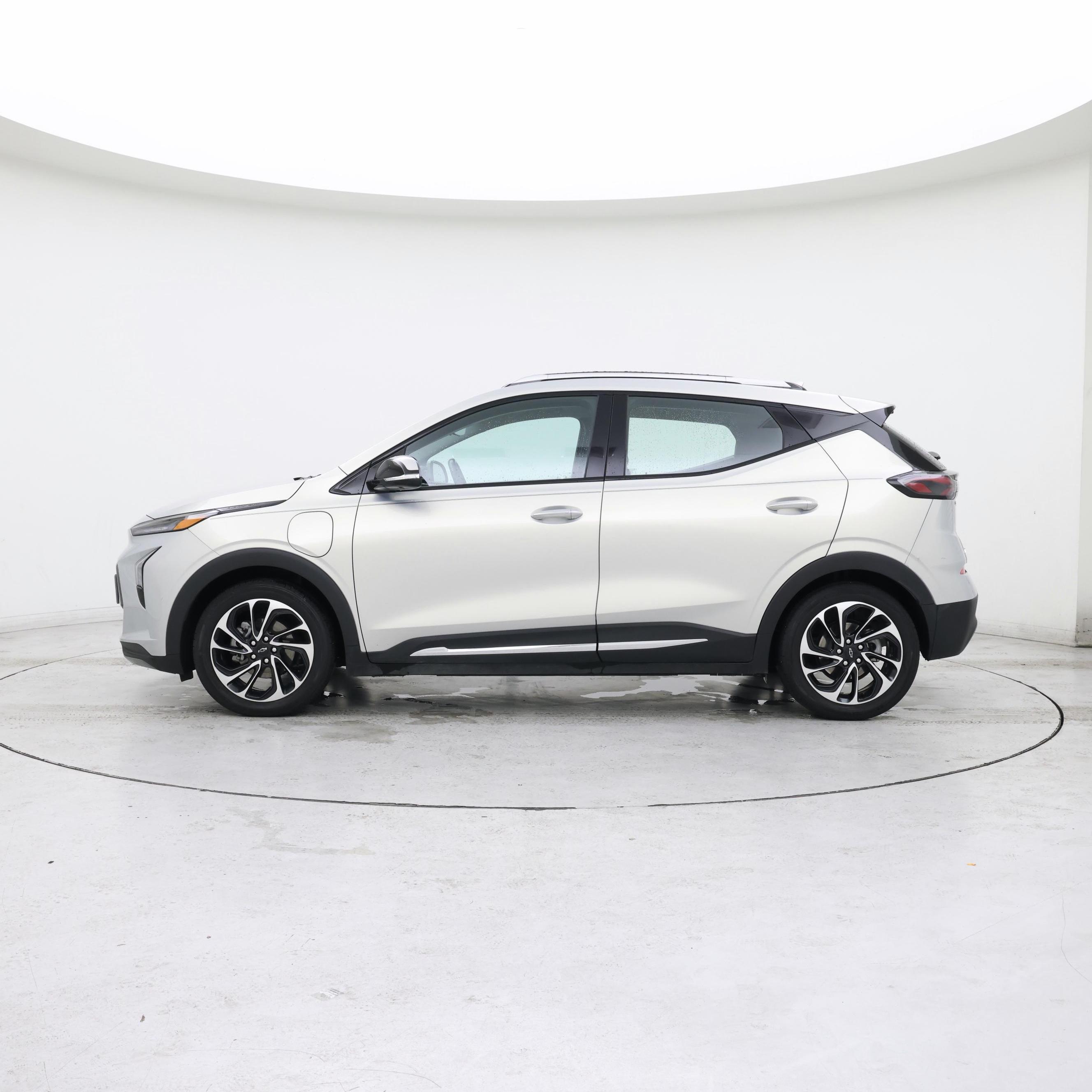 Thumbnail: 2023 Chevrolet Bolt EUV - 3