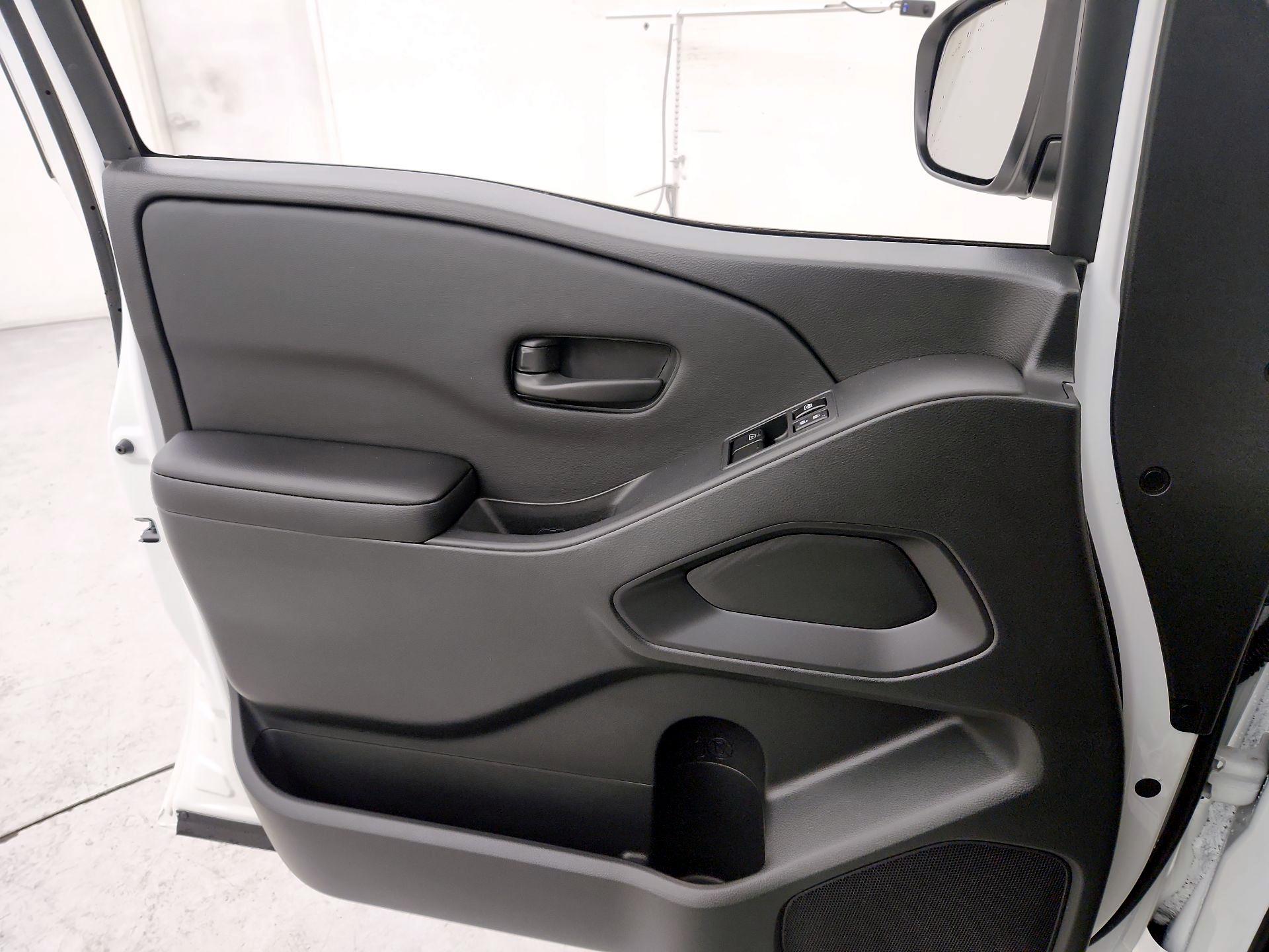 Thumbnail: 2025 Nissan Frontier - 12