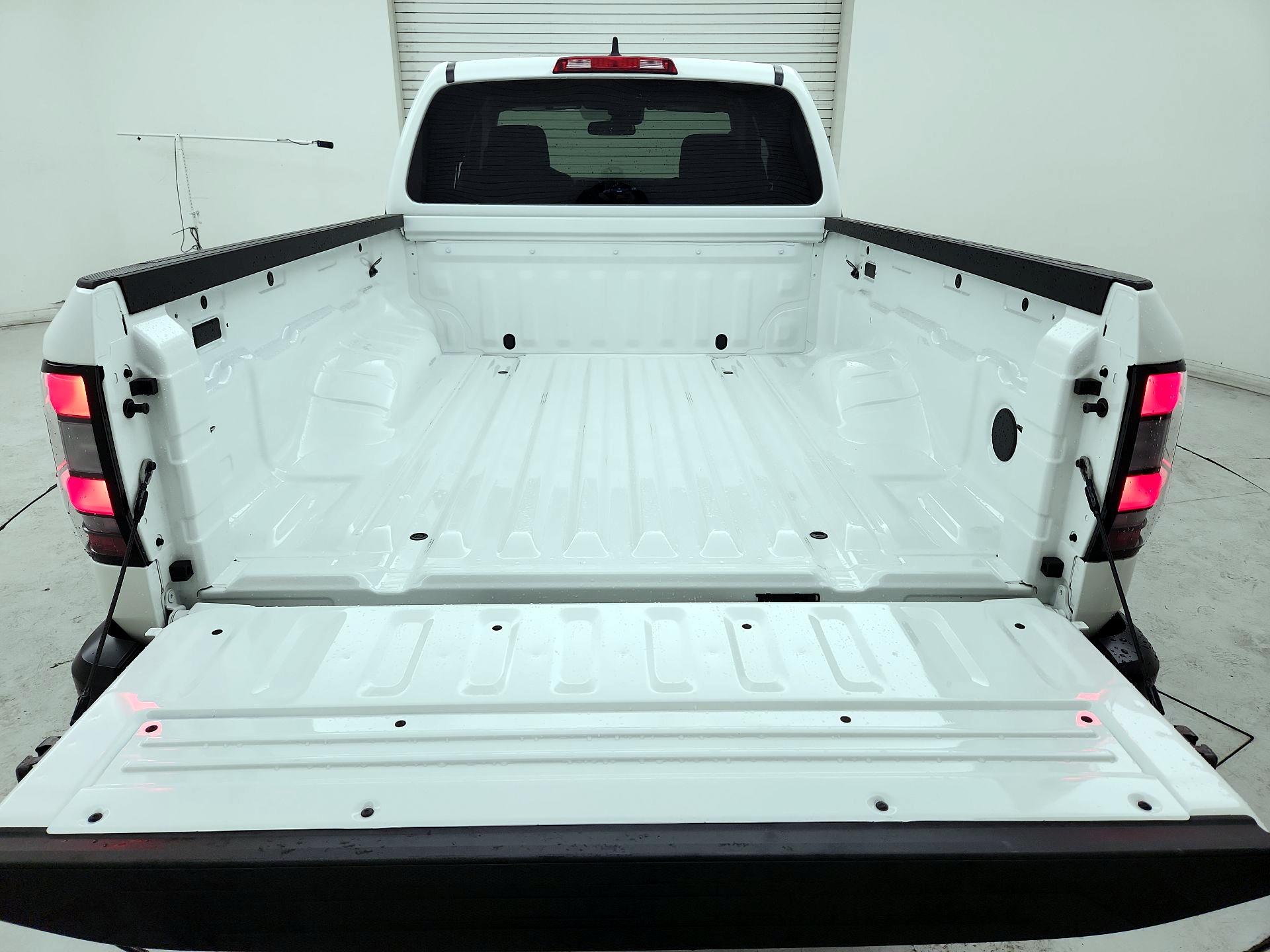 Thumbnail: 2025 Nissan Frontier - 20