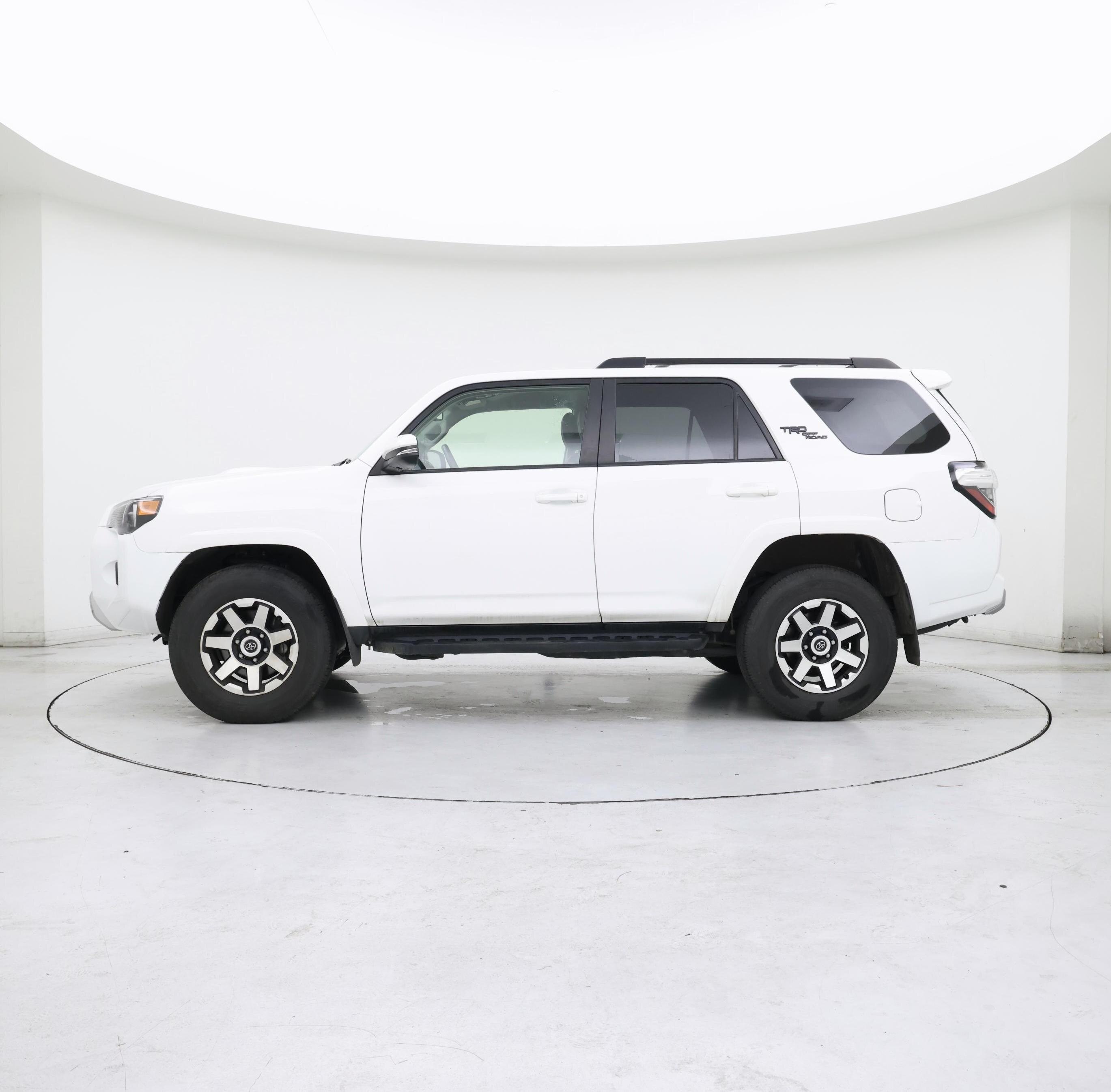 Thumbnail: 2023 Toyota 4Runner - 3