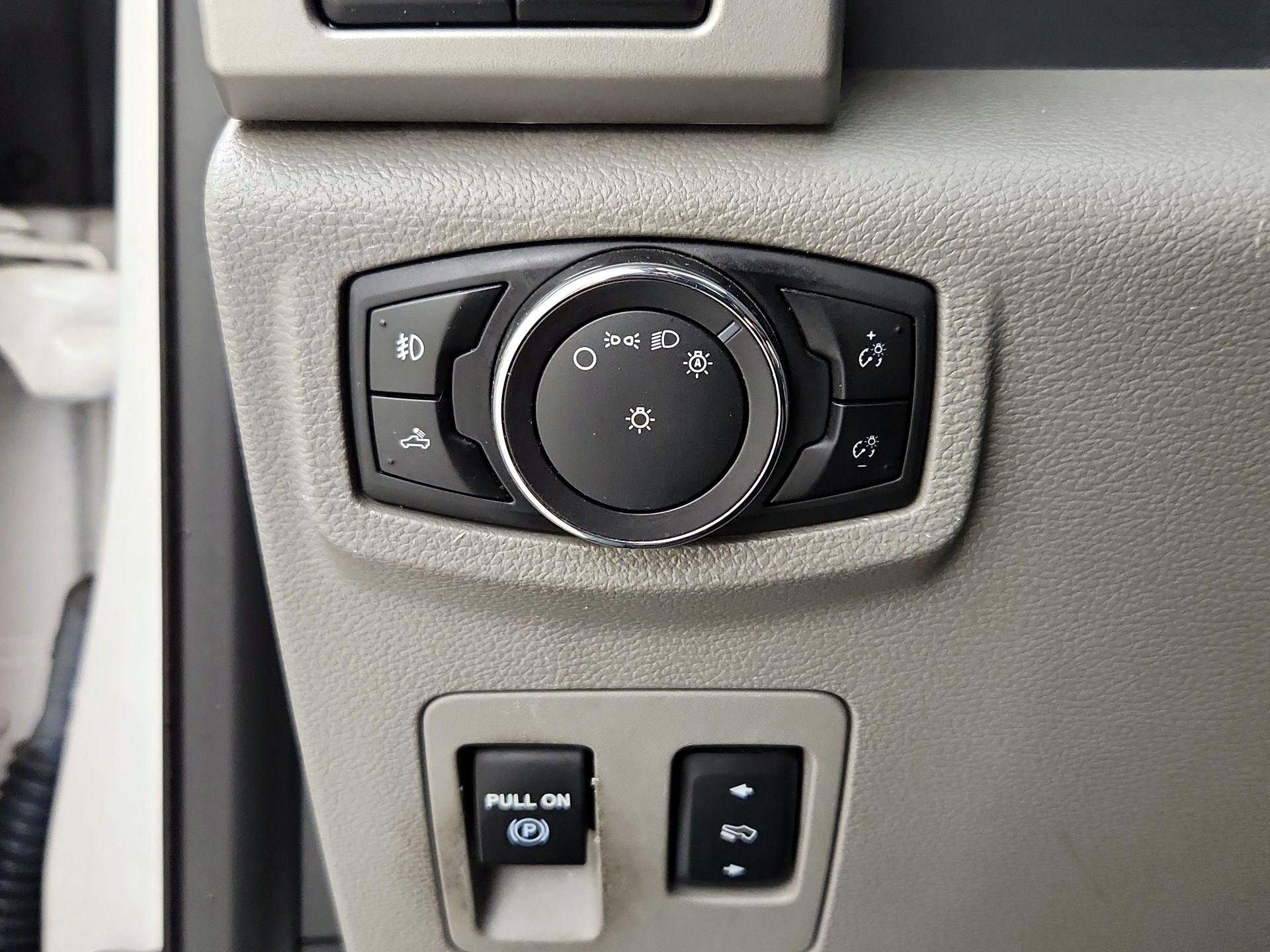 Thumbnail: 2016 Ford F-150 - 13