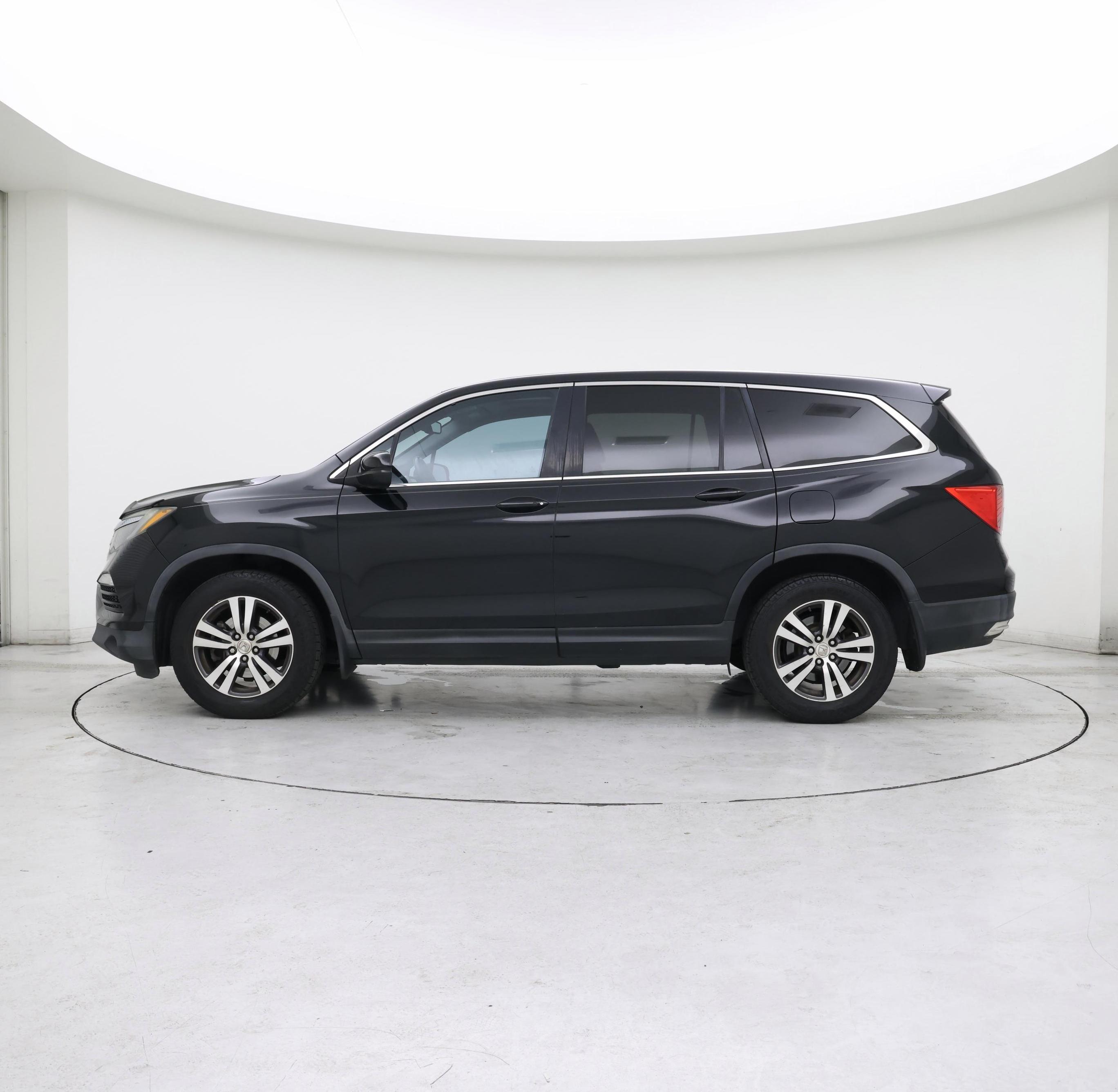 Thumbnail: 2016 Honda Pilot - 3