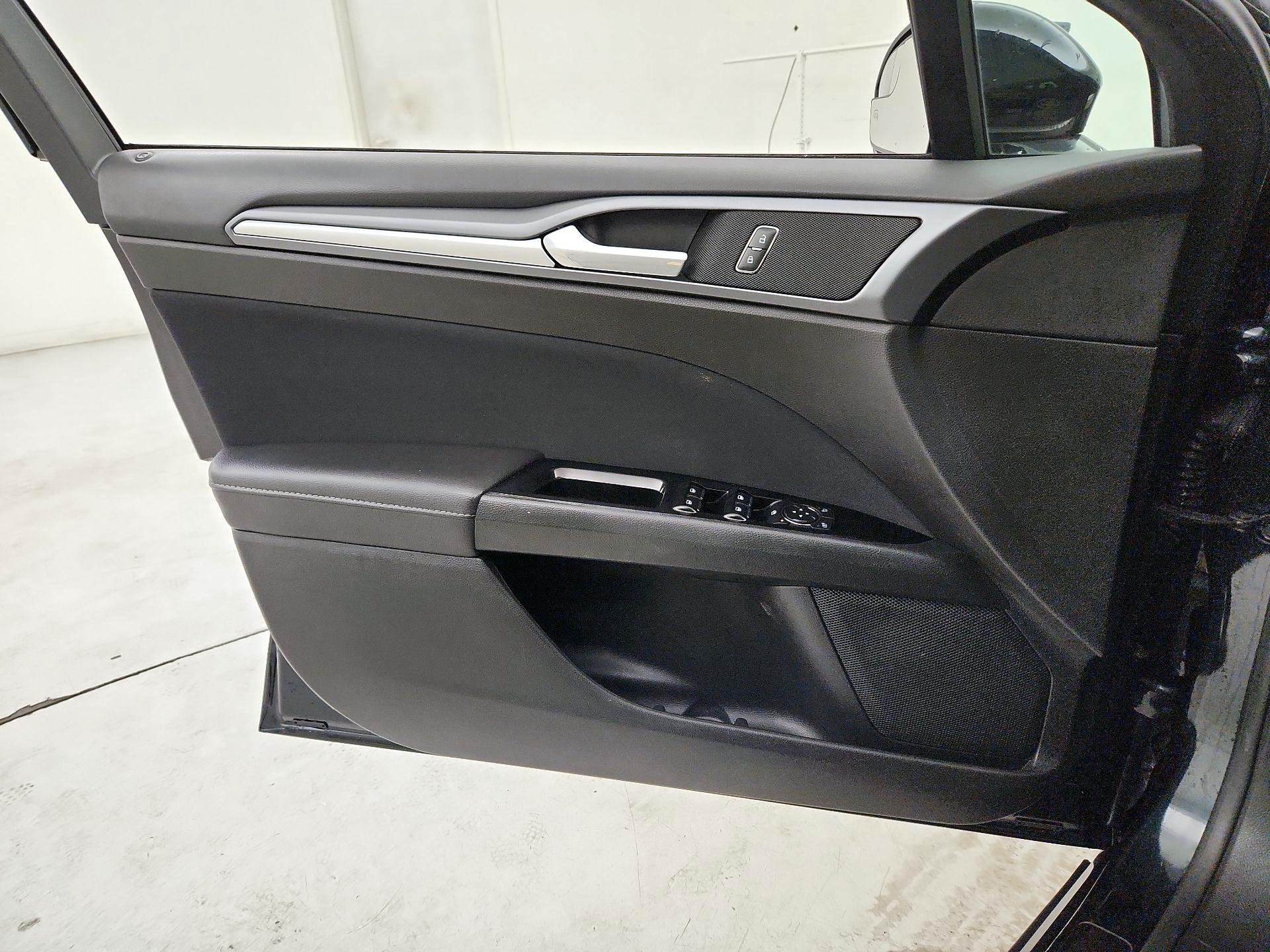 Thumbnail: 2014 Ford Fusion - 12