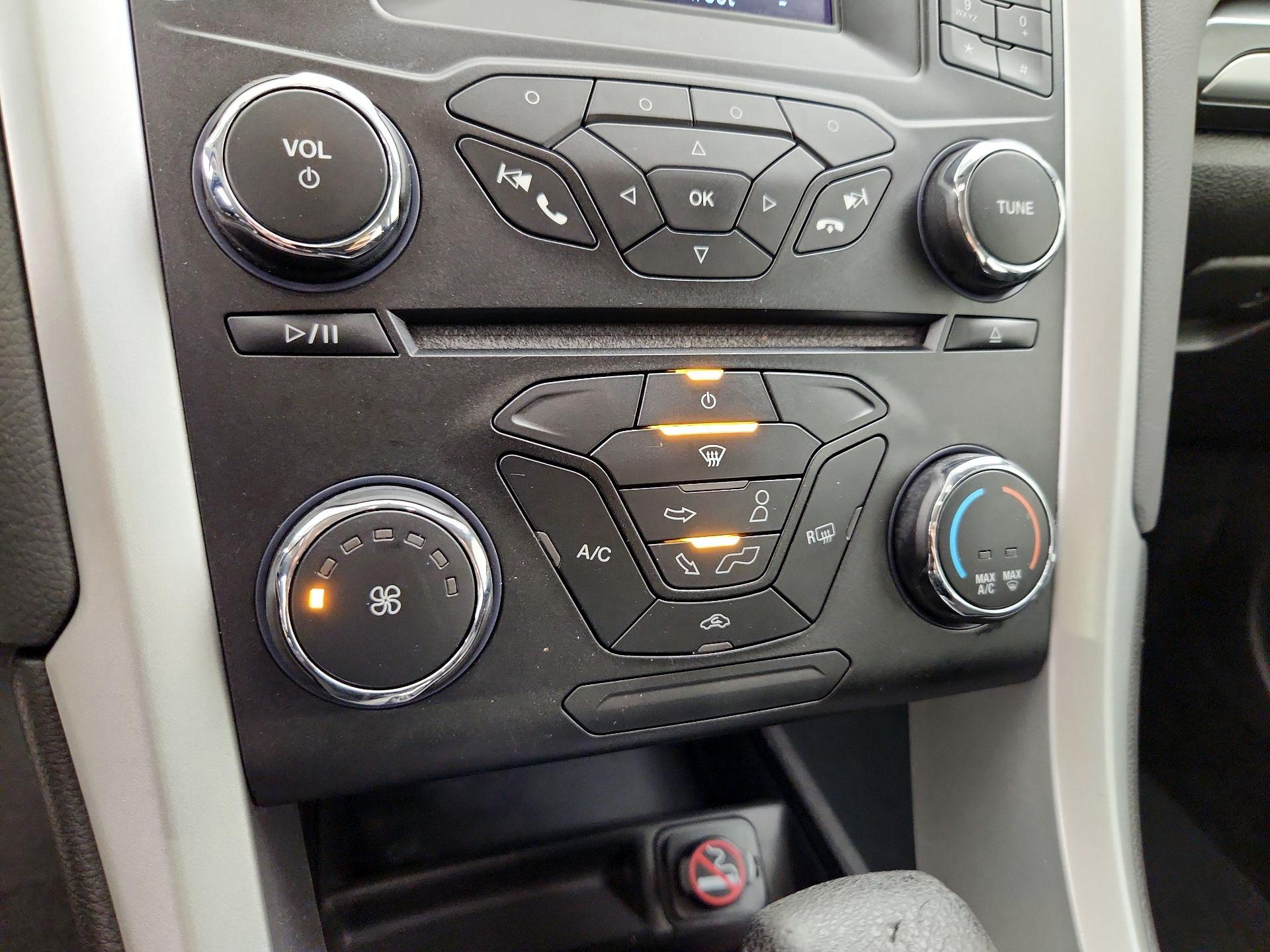 Thumbnail: 2014 Ford Fusion - 15