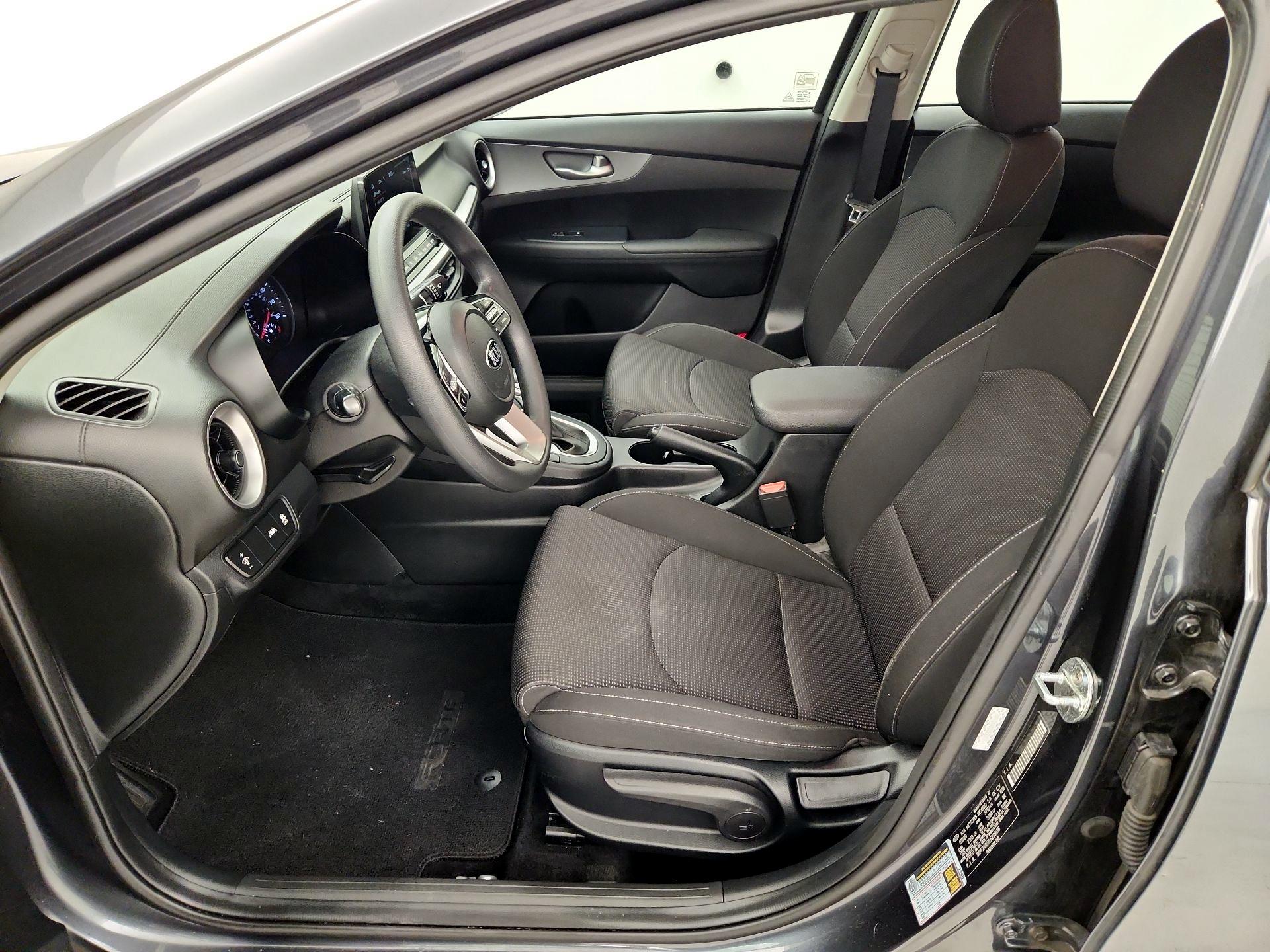 Thumbnail: 2020 Kia Forte - 11