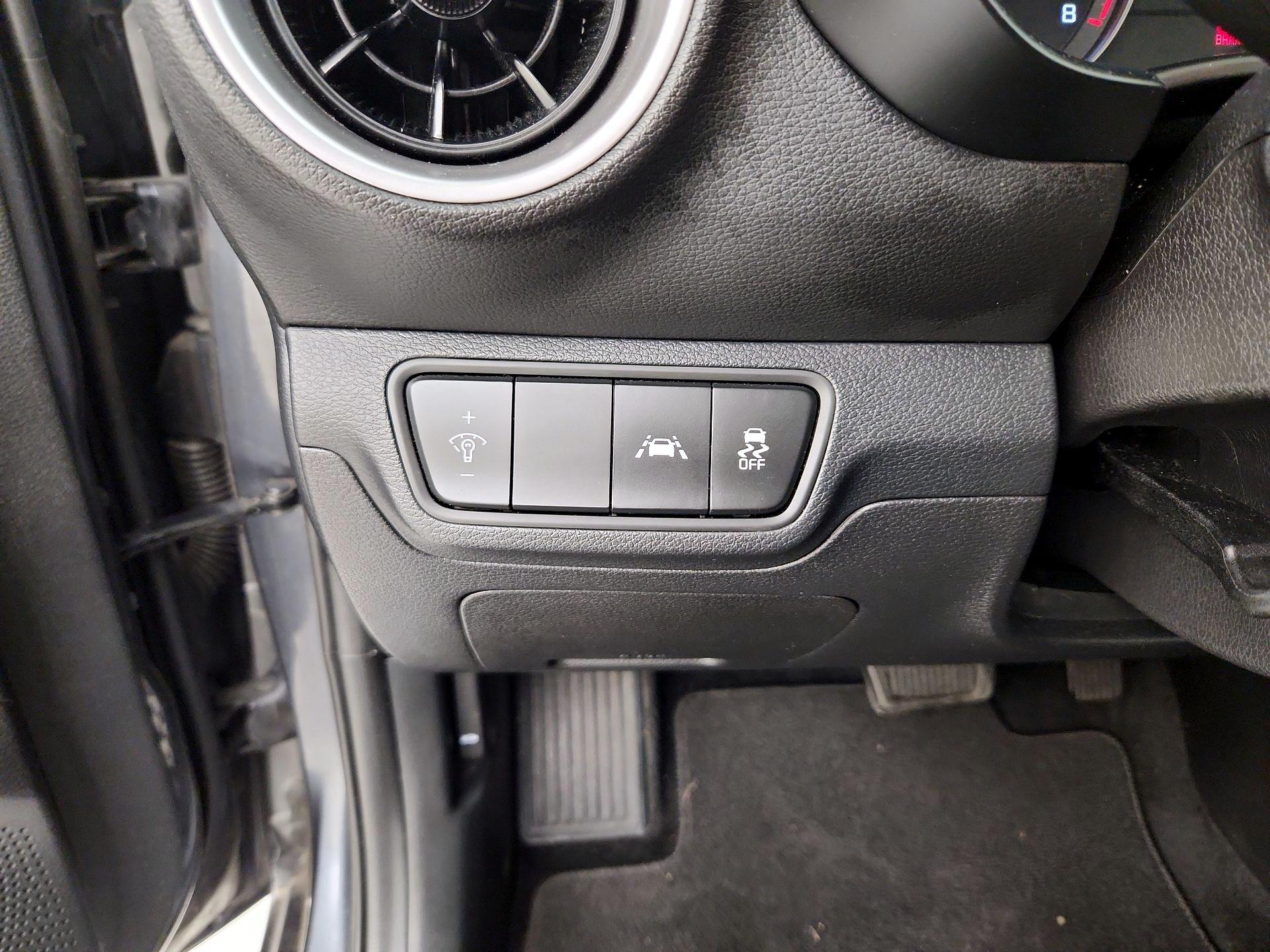 Thumbnail: 2020 Kia Forte - 13