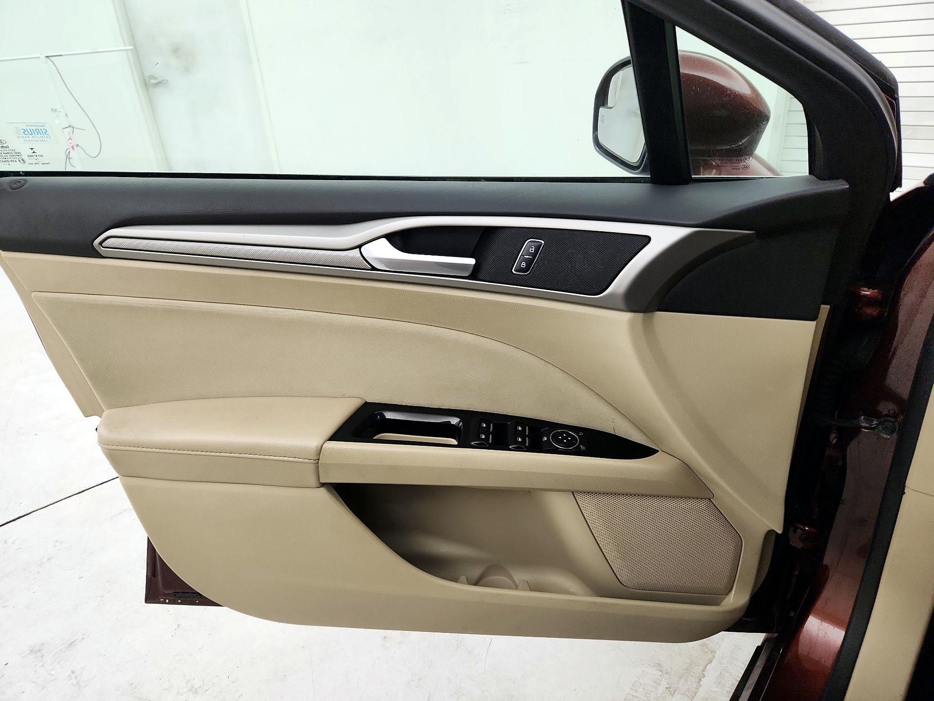 Thumbnail: 2015 Ford Fusion - 12