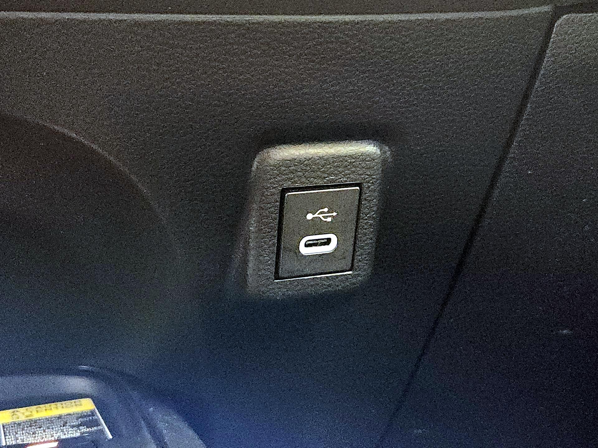 Thumbnail: 2023 Toyota Corolla - 18