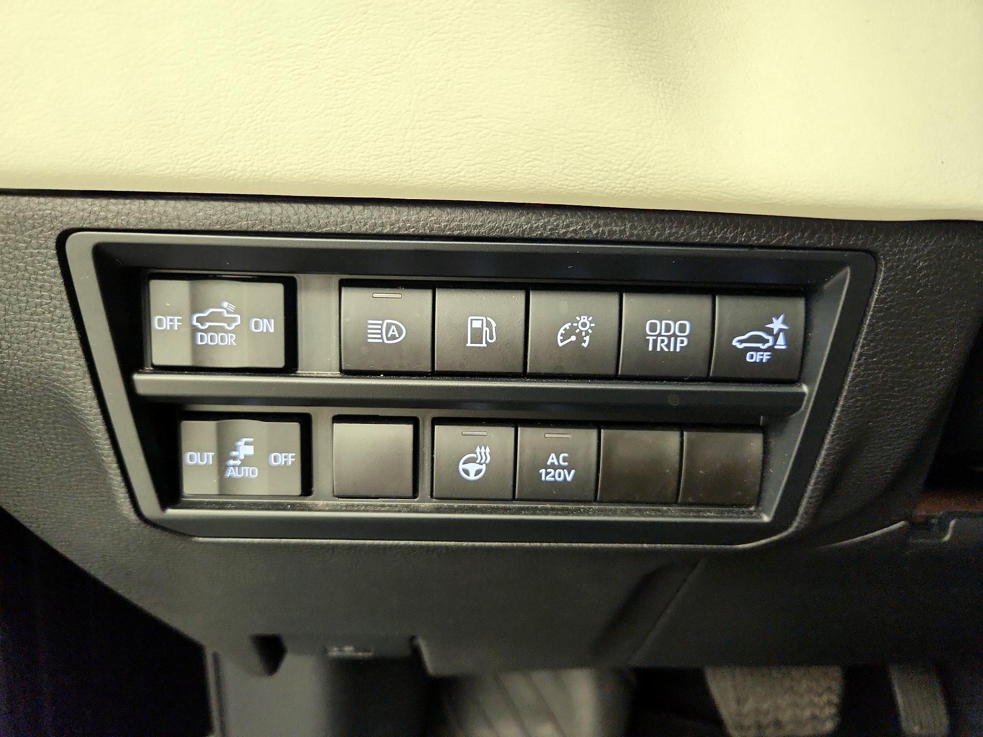 Thumbnail: 2023 Toyota Tundra - 13