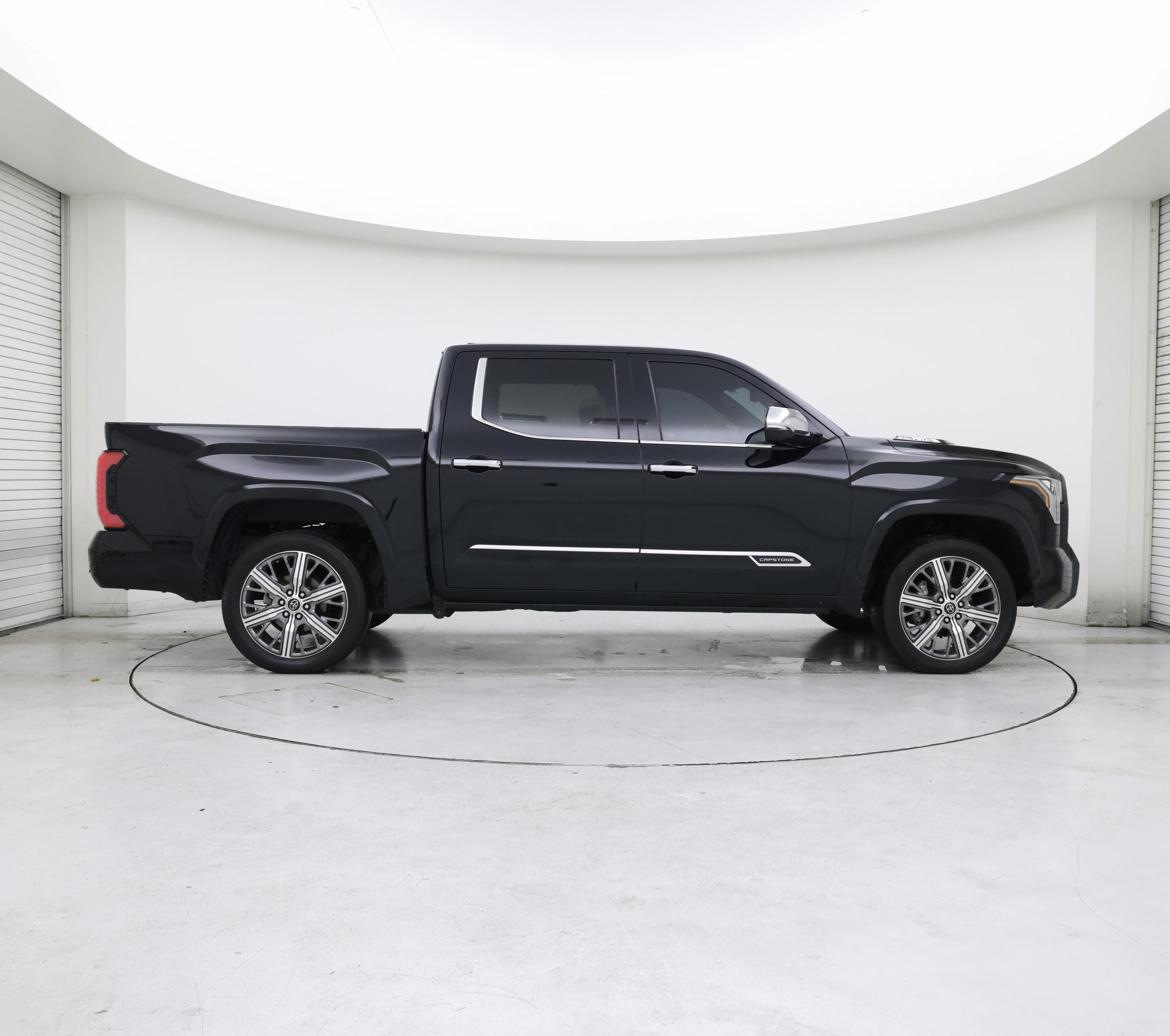 Thumbnail: 2023 Toyota Tundra - 7