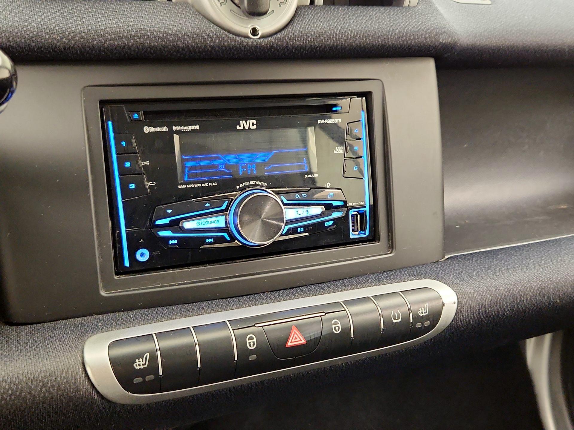 Thumbnail: 2015 smart fortwo - 13