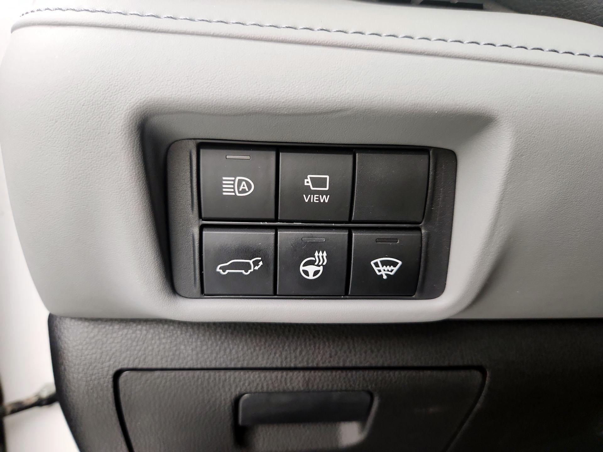 Thumbnail: 2022 Toyota Highlander - 13