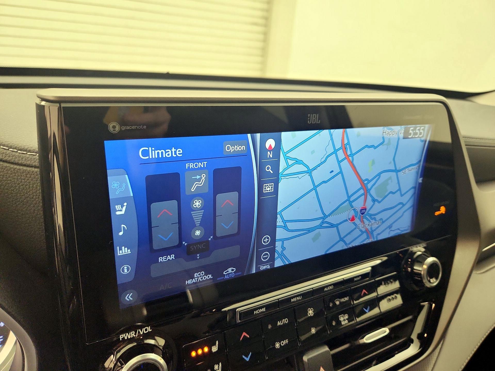 Thumbnail: 2022 Toyota Highlander - 14