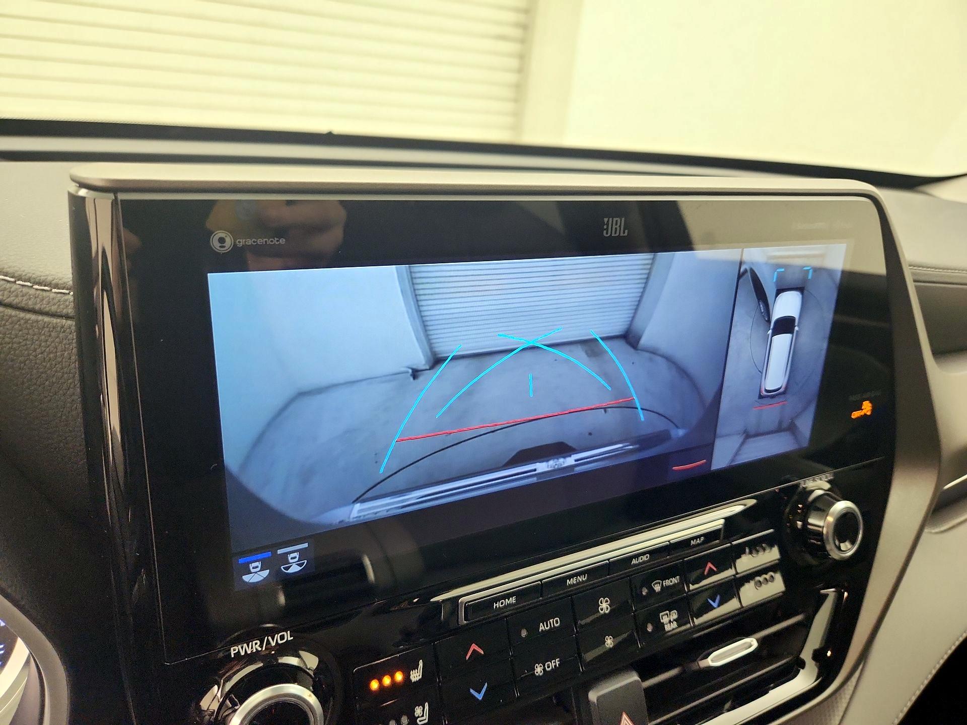 Thumbnail: 2022 Toyota Highlander - 15