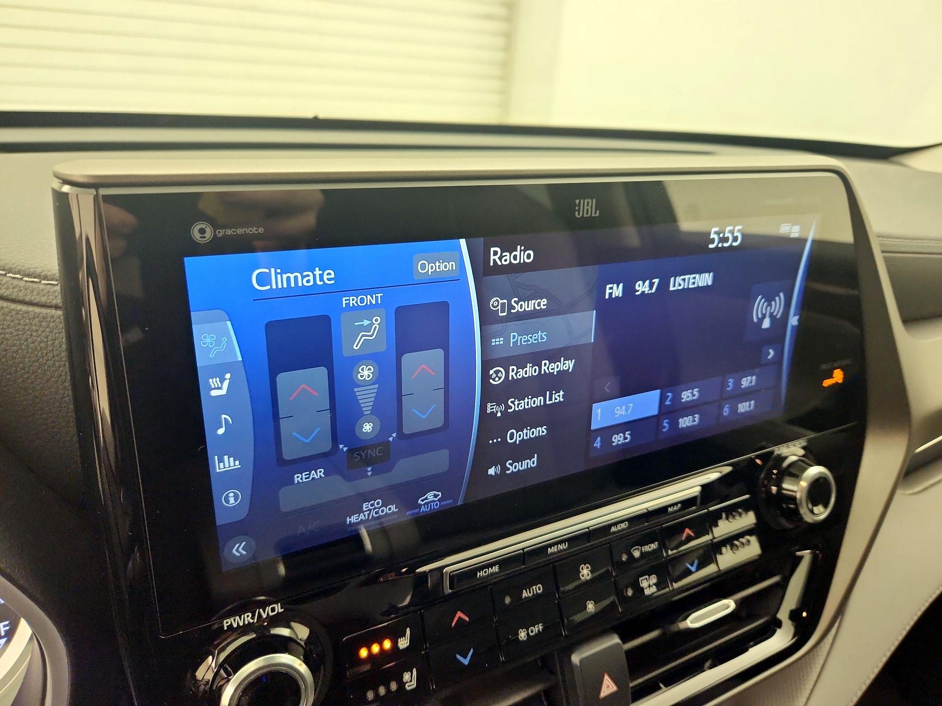 Thumbnail: 2022 Toyota Highlander - 16