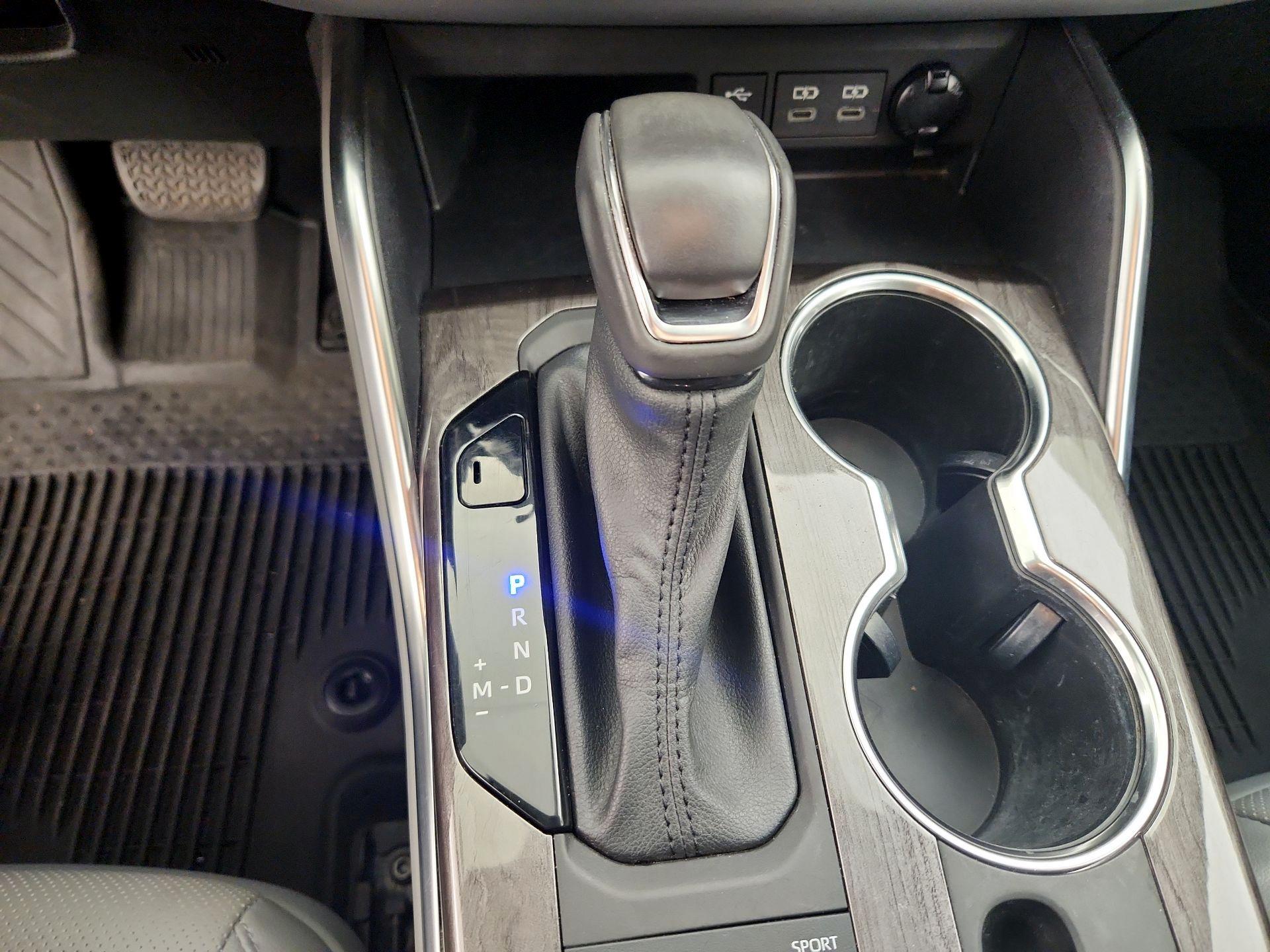 Thumbnail: 2022 Toyota Highlander - 18