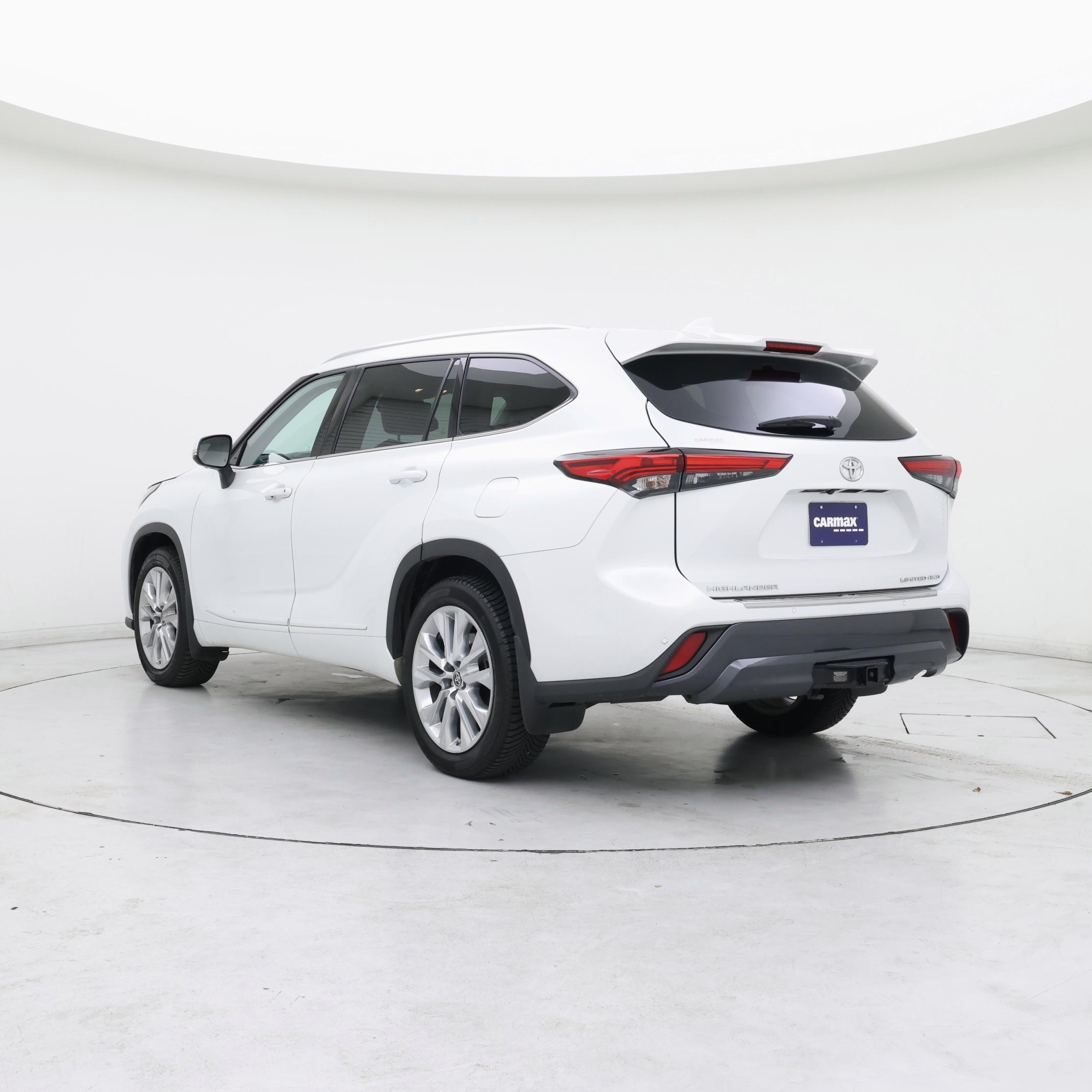 Thumbnail: 2022 Toyota Highlander - 2