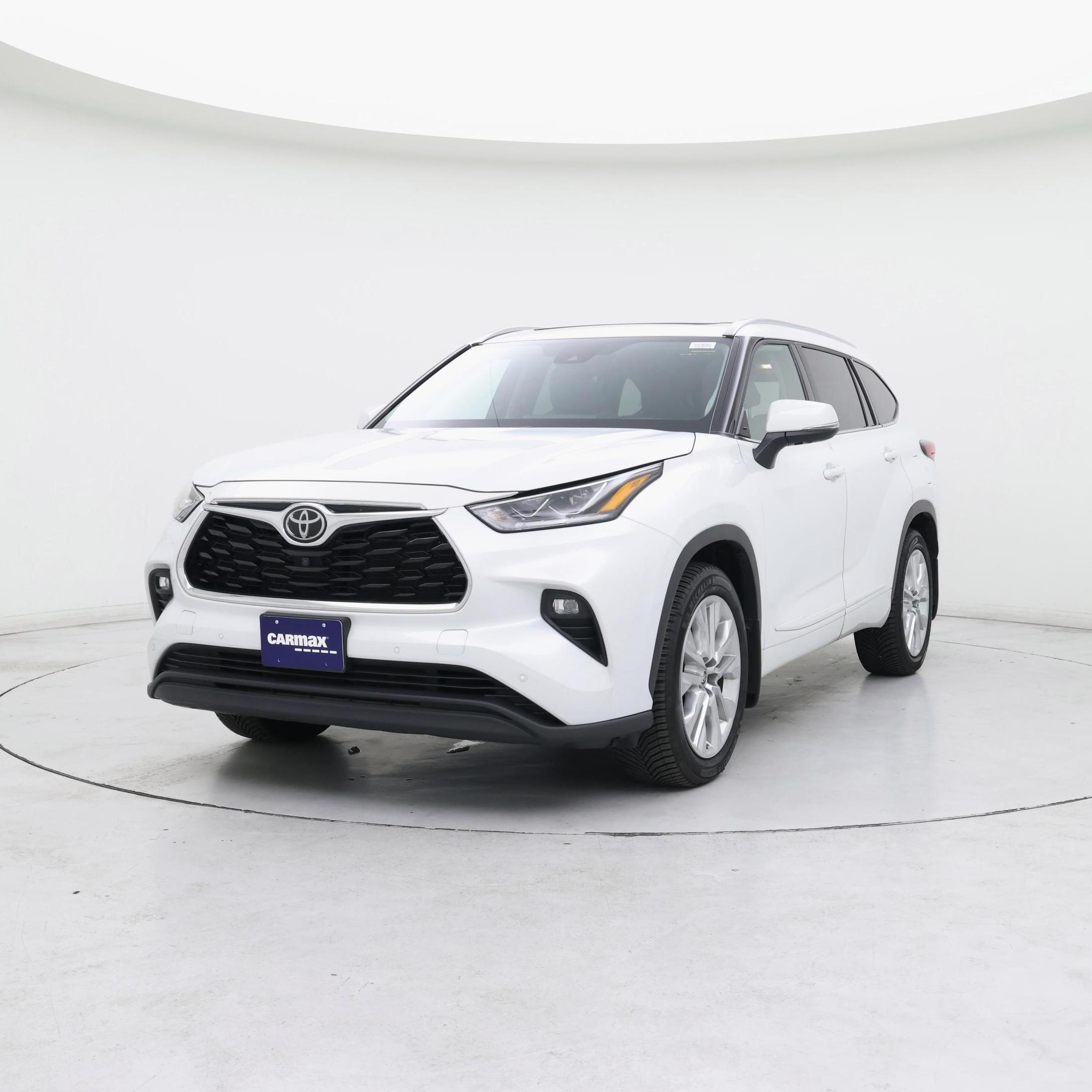 Thumbnail: 2022 Toyota Highlander - 4