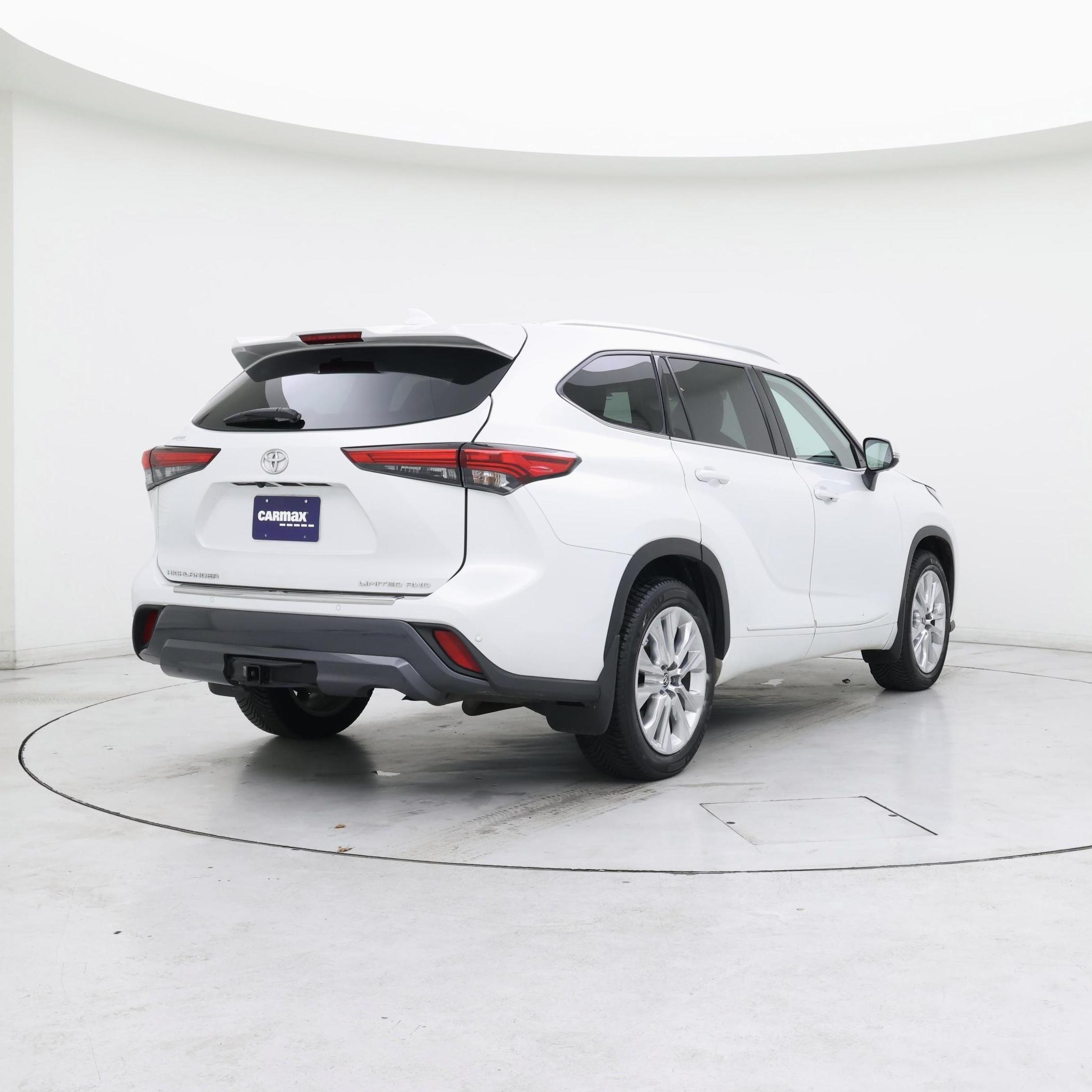 Thumbnail: 2022 Toyota Highlander - 8