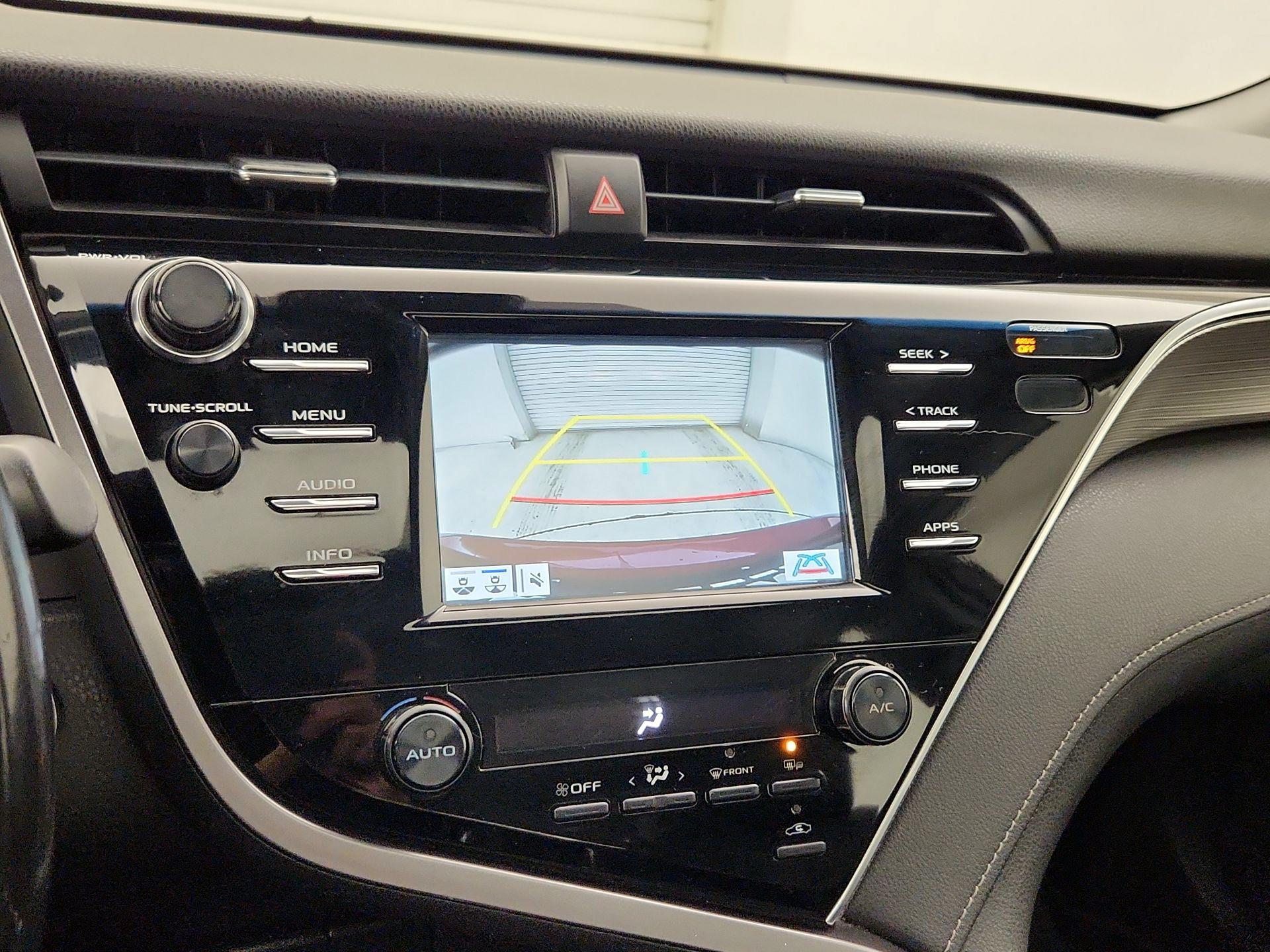 Thumbnail: 2018 Toyota Camry - 14