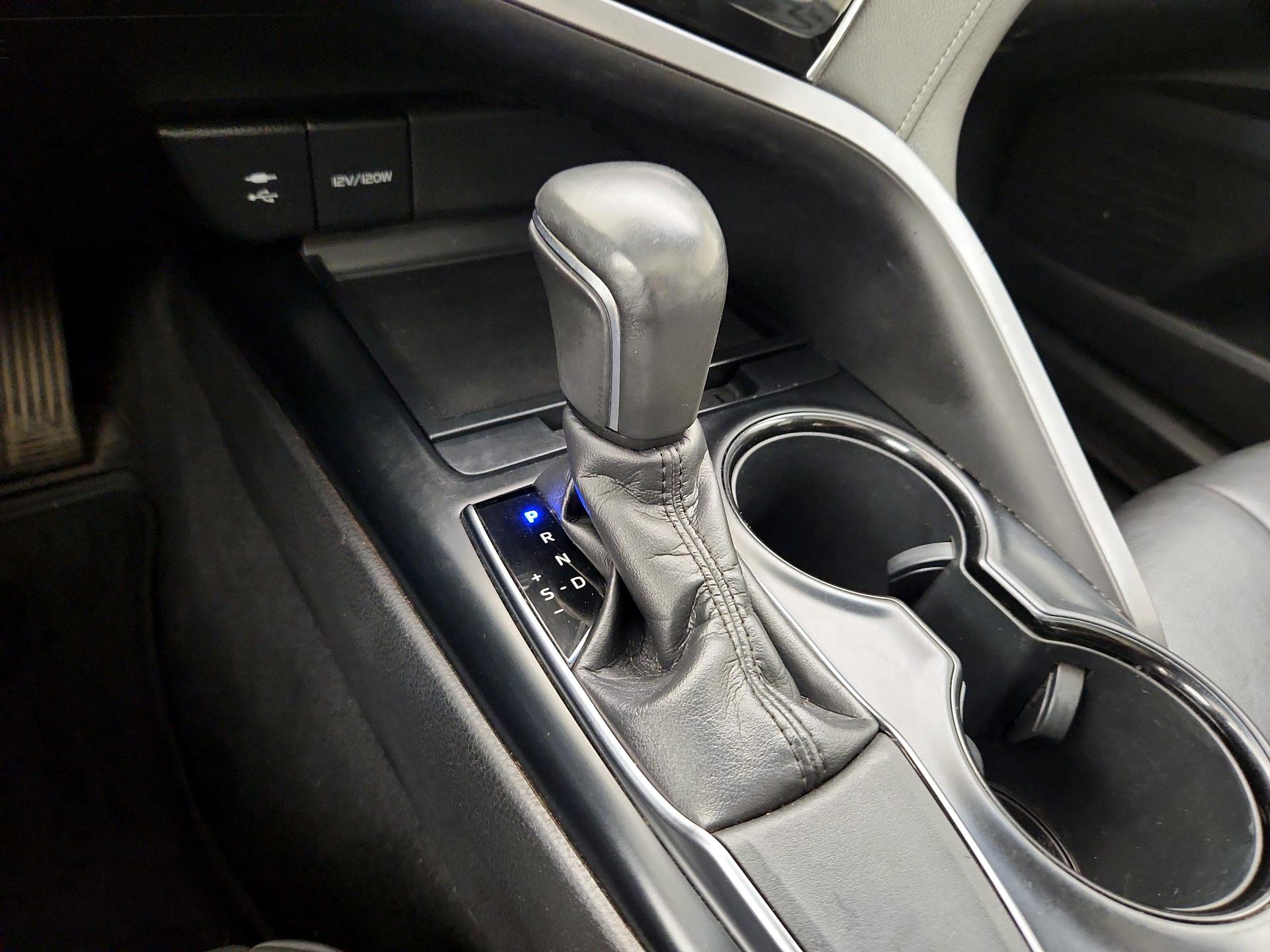 Thumbnail: 2018 Toyota Camry - 17