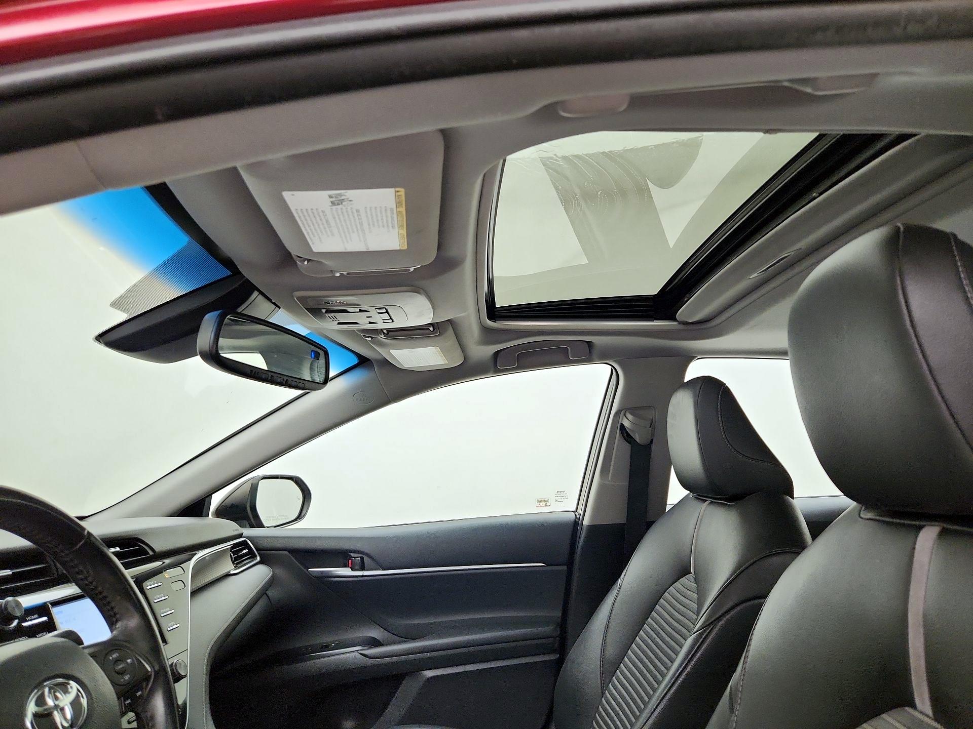 Thumbnail: 2018 Toyota Camry - 19