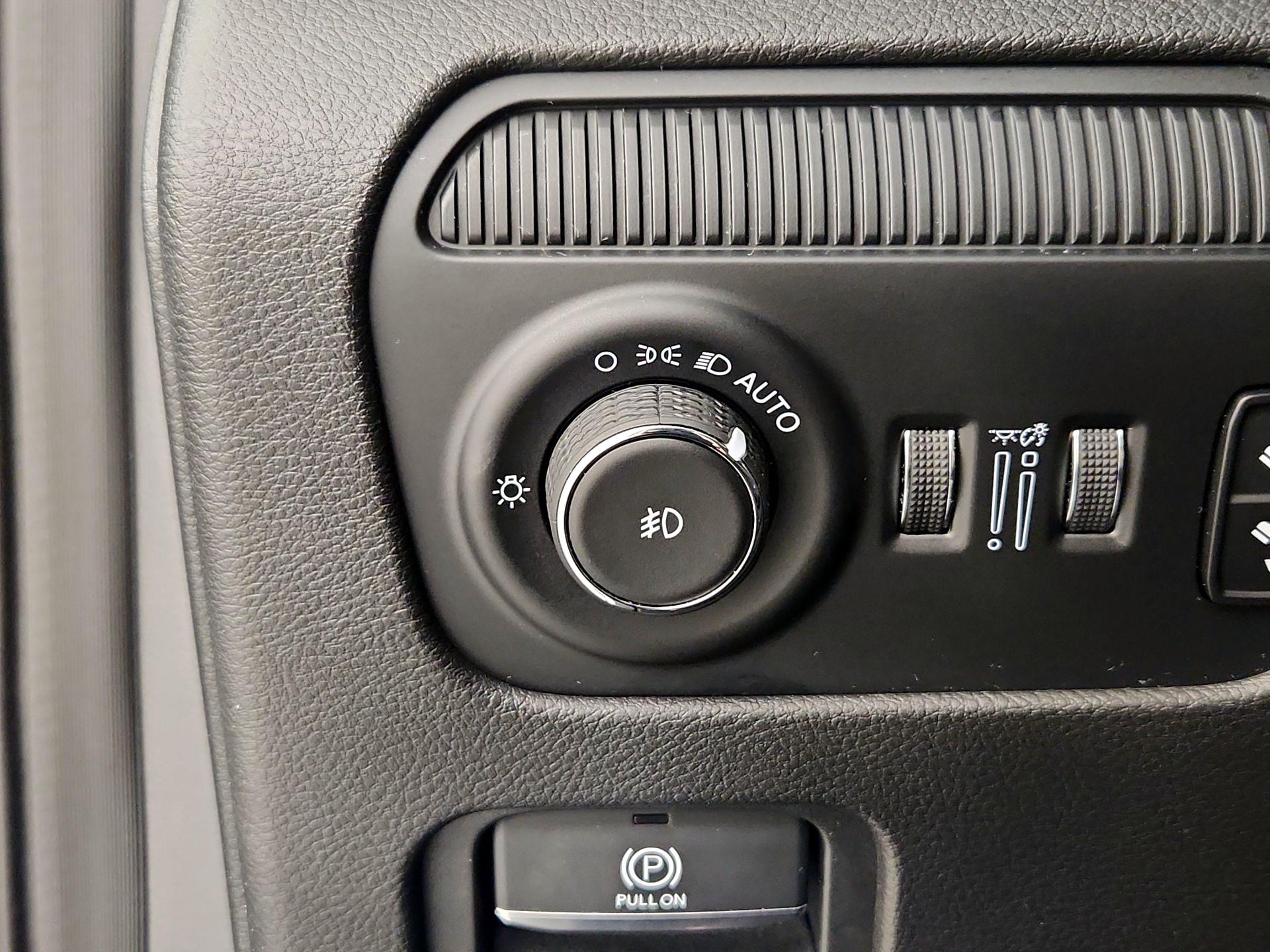 Thumbnail: 2024 Jeep Wagoneer - 13