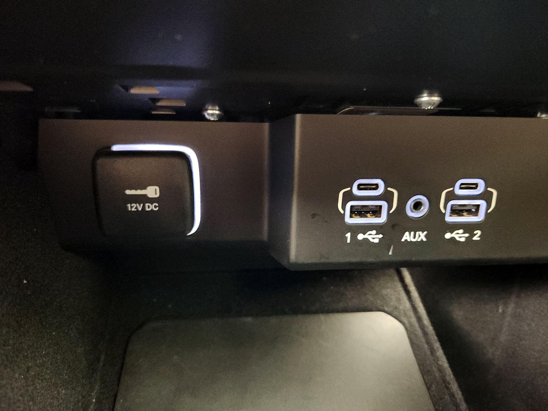 Thumbnail: 2024 Jeep Wagoneer - 19