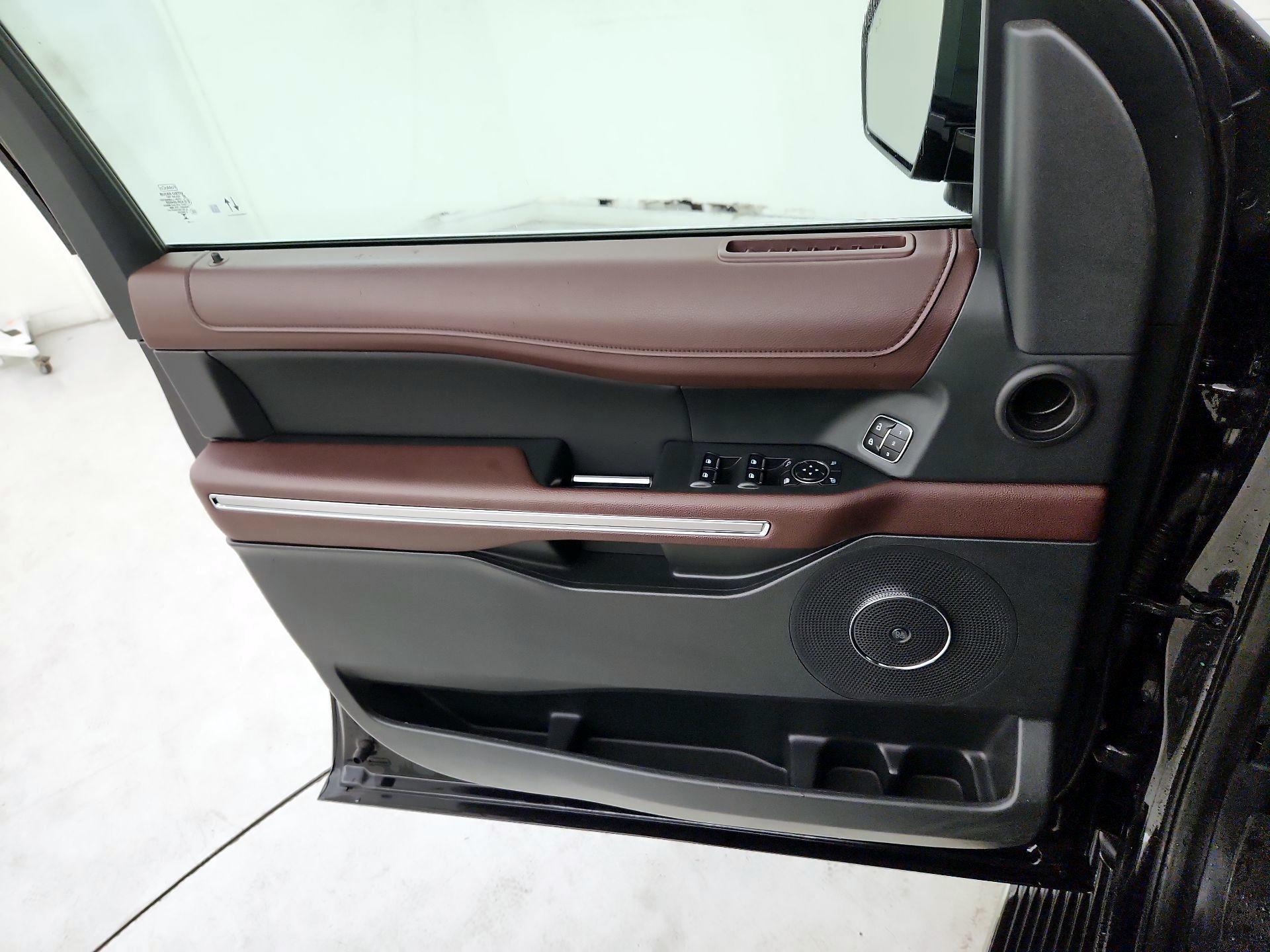 Thumbnail: 2023 Ford Expedition - 12