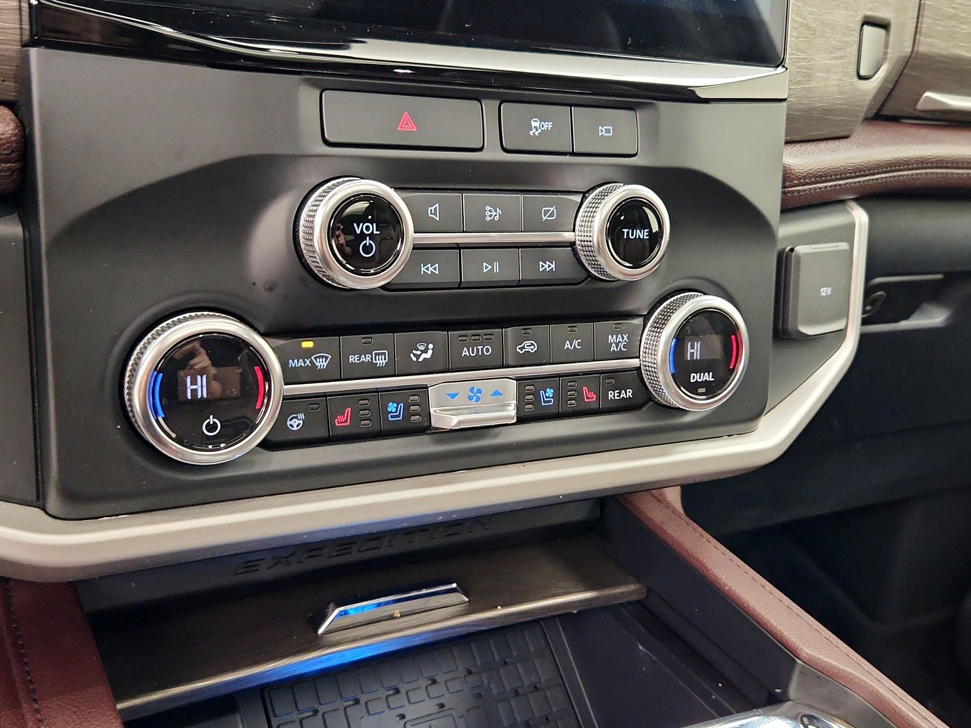 Thumbnail: 2023 Ford Expedition - 17