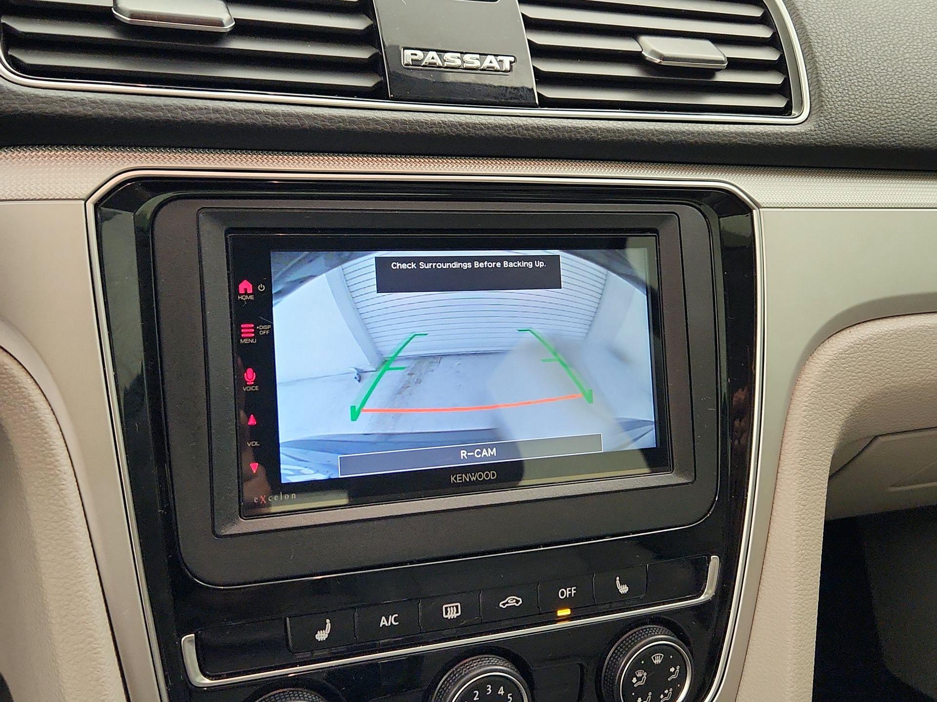 Thumbnail: 2019 Volkswagen Passat - 14