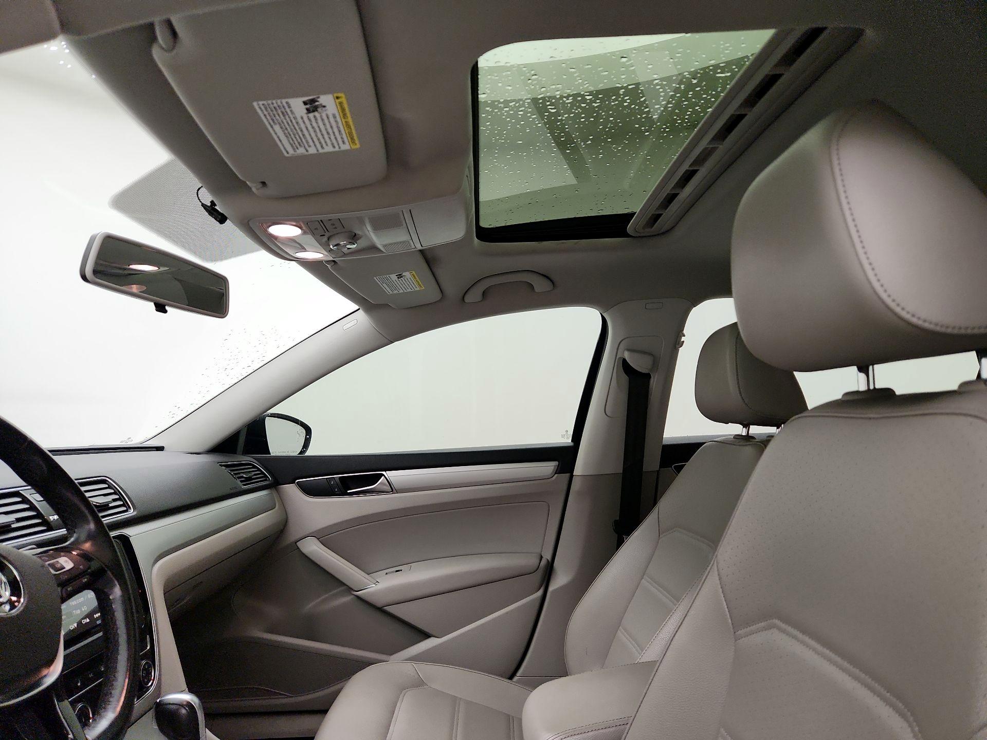 Thumbnail: 2019 Volkswagen Passat - 19