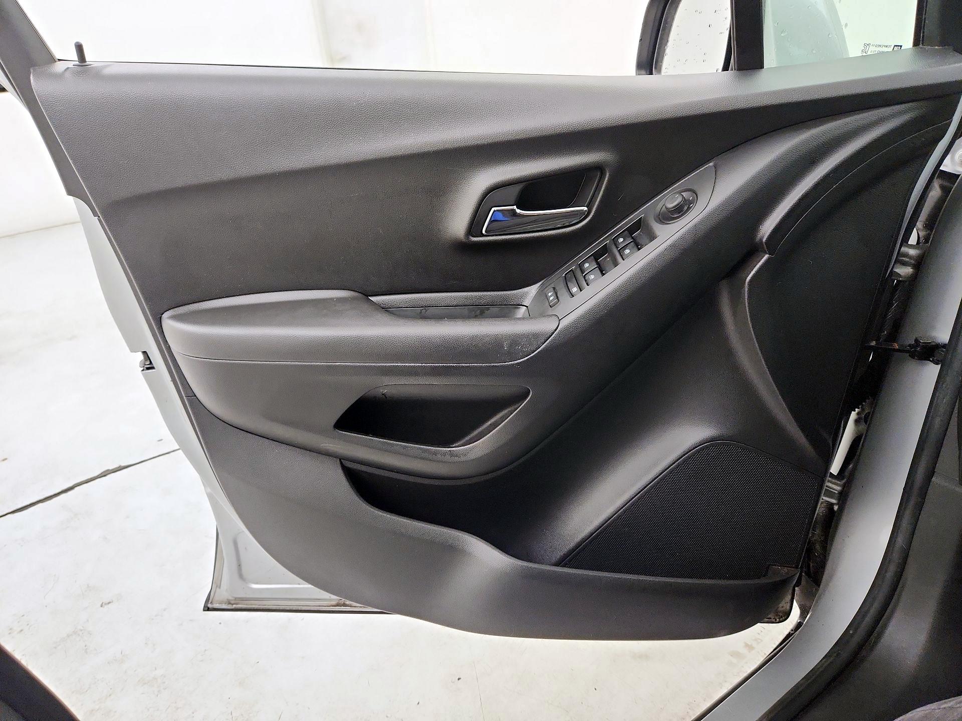 Thumbnail: 2020 Chevrolet Trax - 12