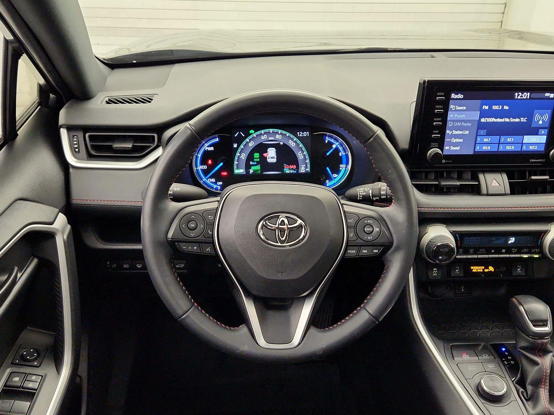 Thumbnail: 2021 Toyota RAV4 - 10