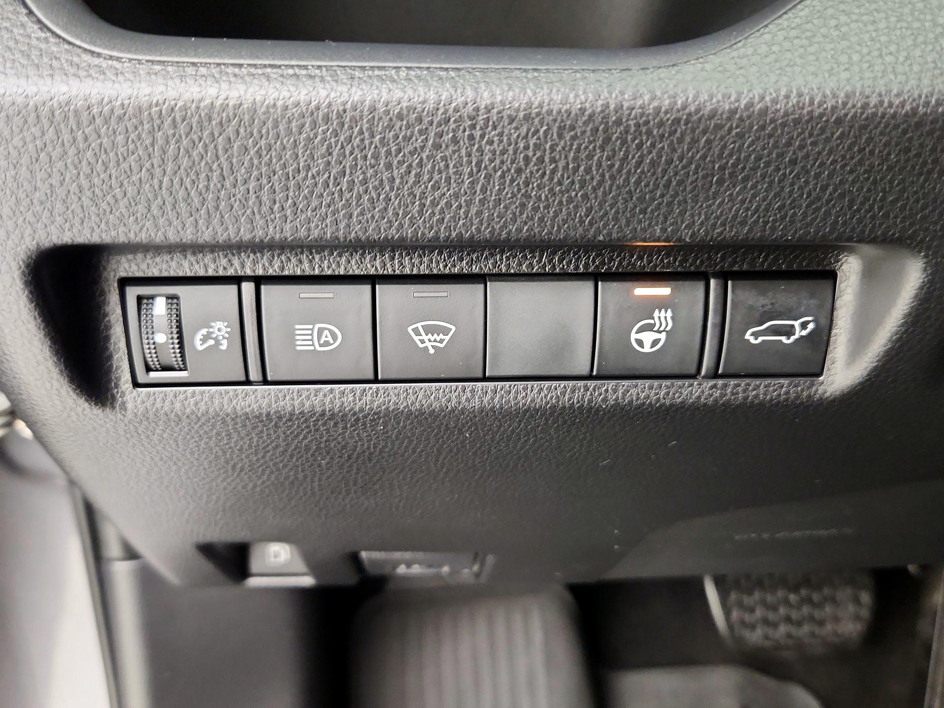 Thumbnail: 2021 Toyota RAV4 - 13